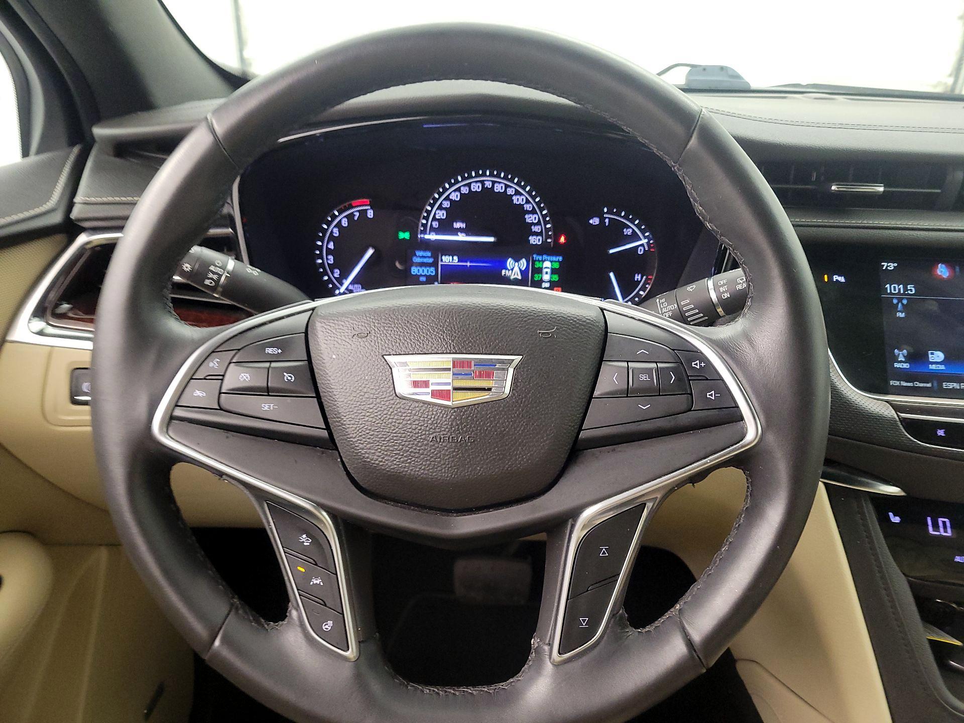 Thumbnail: 2017 Cadillac XT5 - 10
