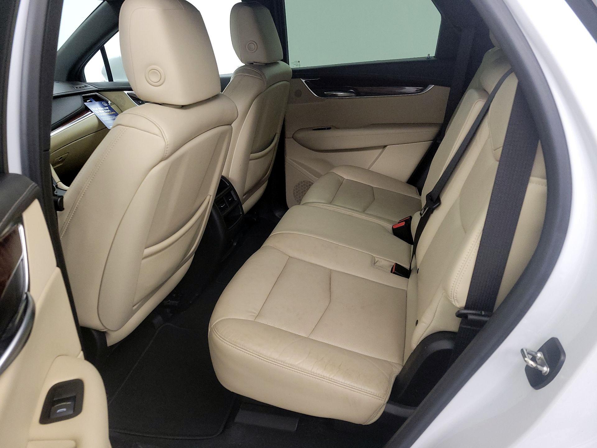 Thumbnail: 2017 Cadillac XT5 - 17