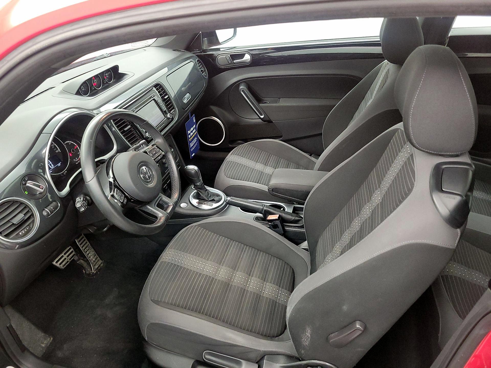 Thumbnail: 2013 Volkswagen Beetle - 11