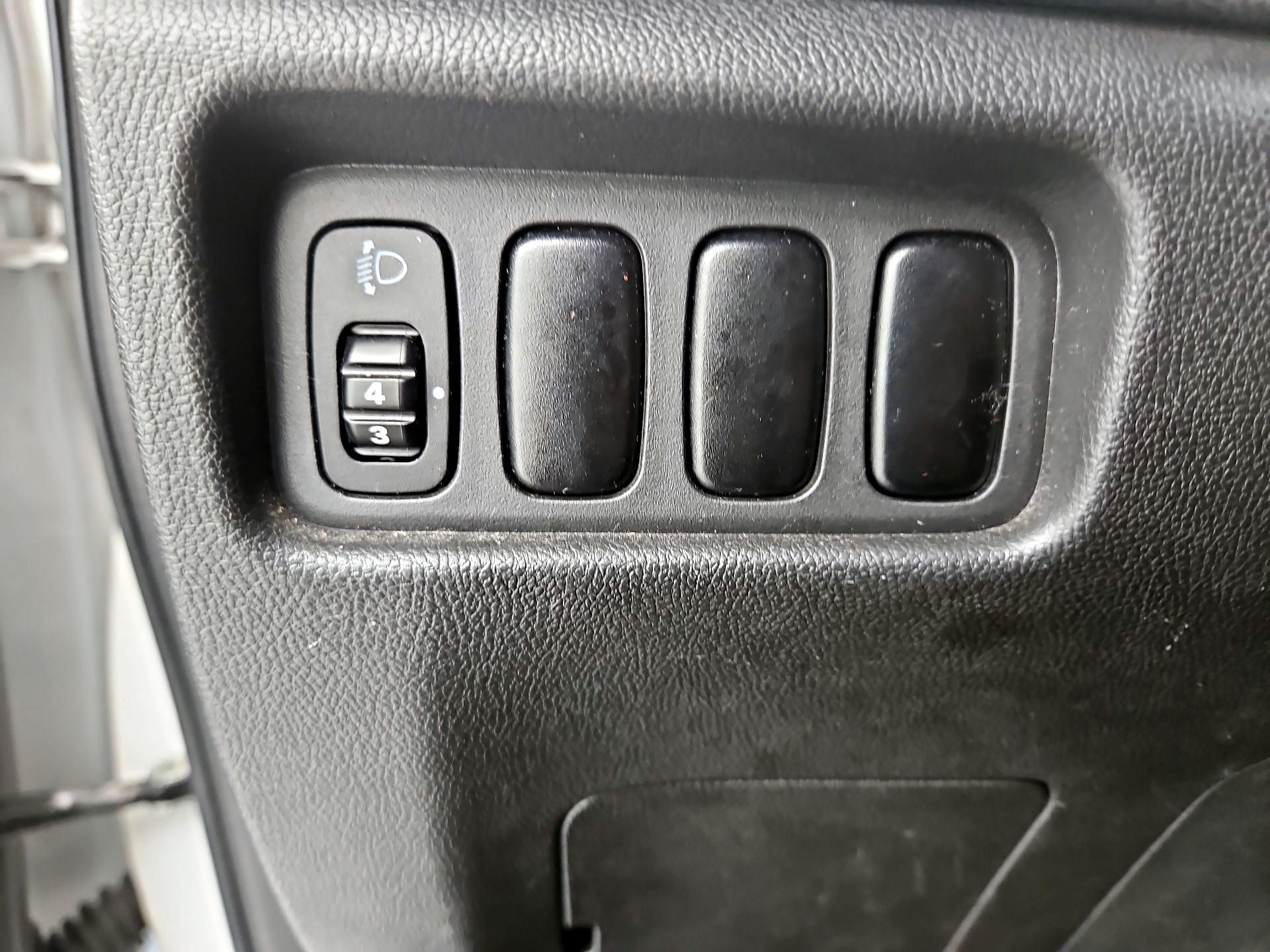 Thumbnail: 2018 Mitsubishi Outlander Sport - 13