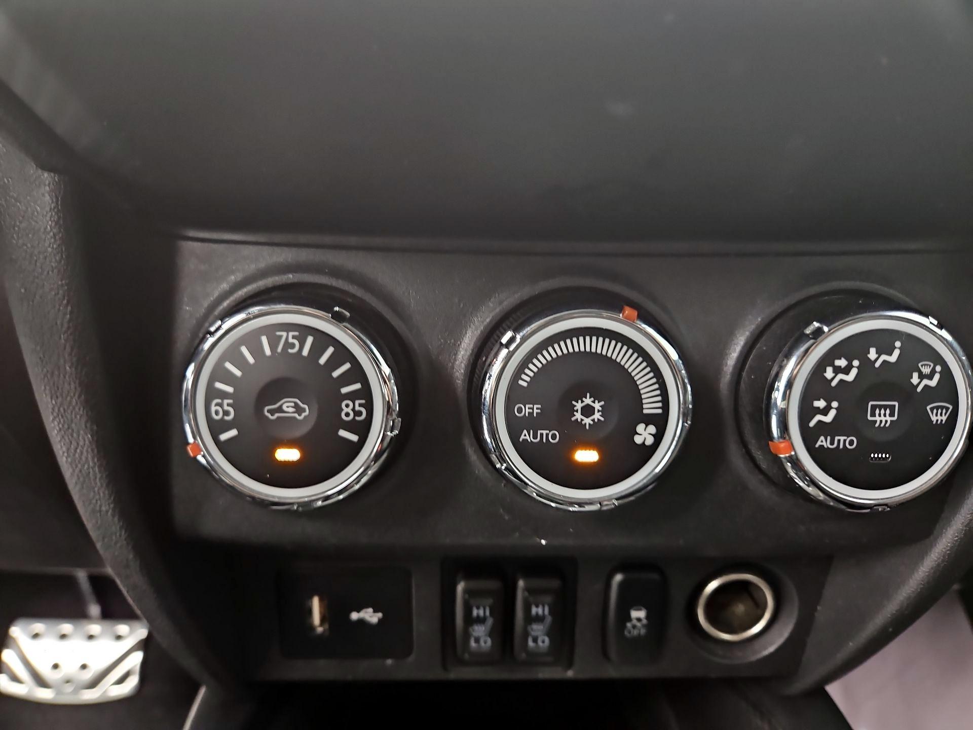 Thumbnail: 2018 Mitsubishi Outlander Sport - 16