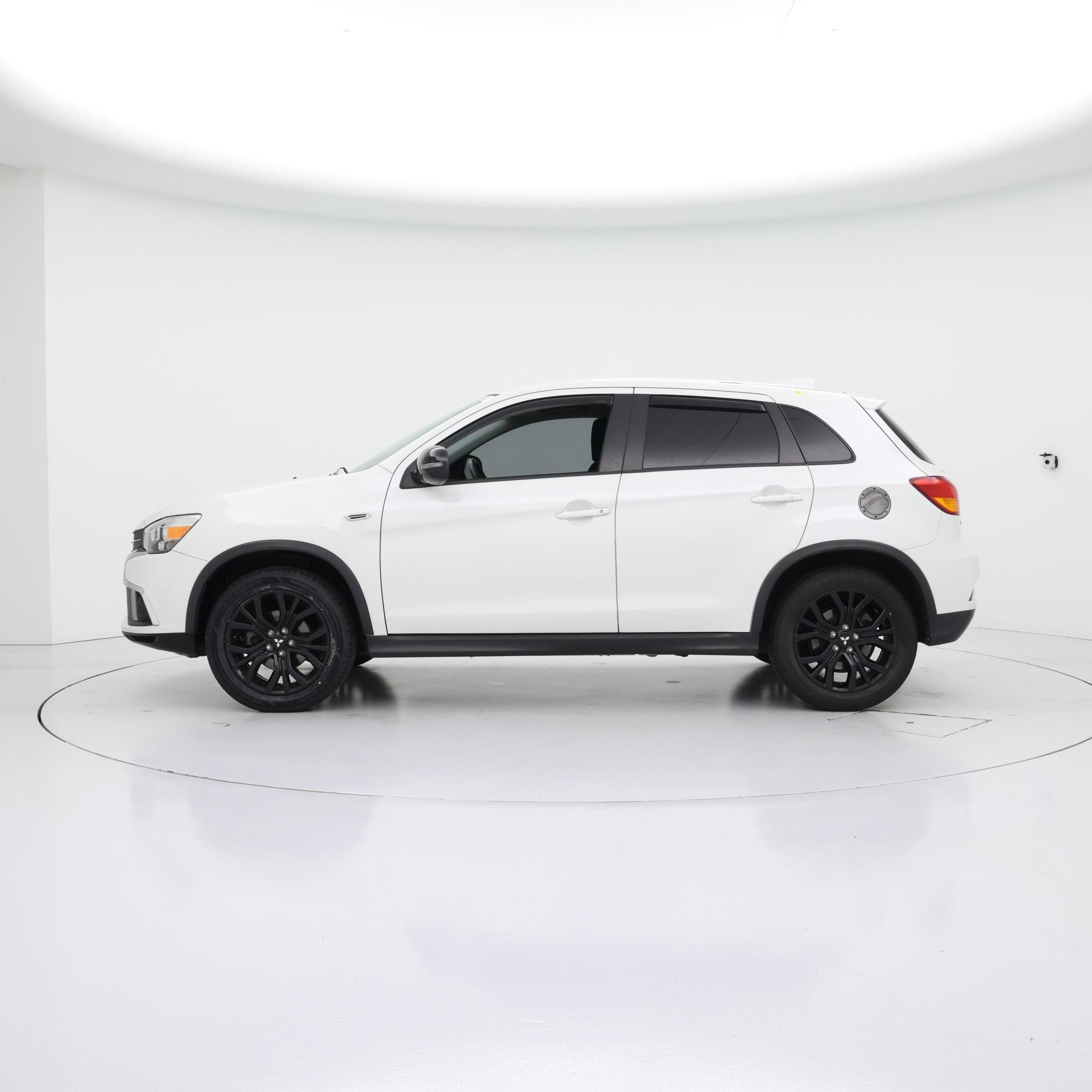 Thumbnail: 2018 Mitsubishi Outlander Sport - 3