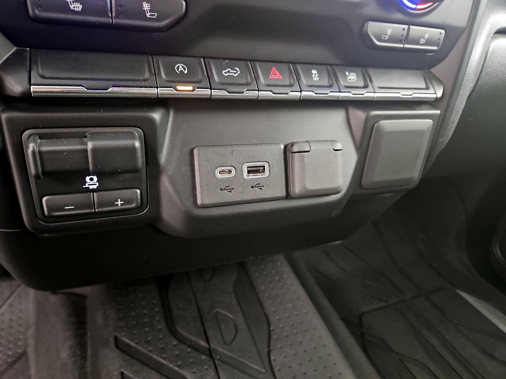 Thumbnail: 2021 Chevrolet Silverado 1500 - 18