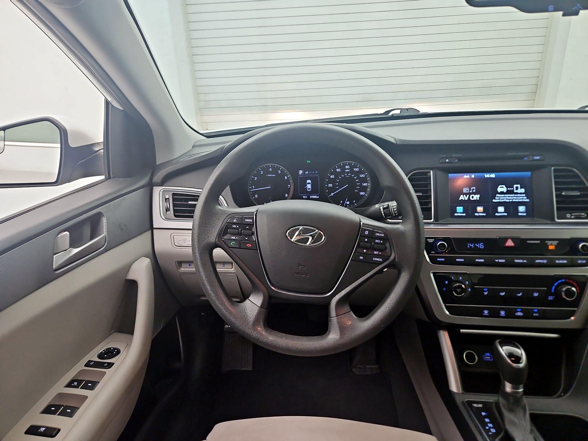 Thumbnail: 2017 Hyundai Sonata - 10
