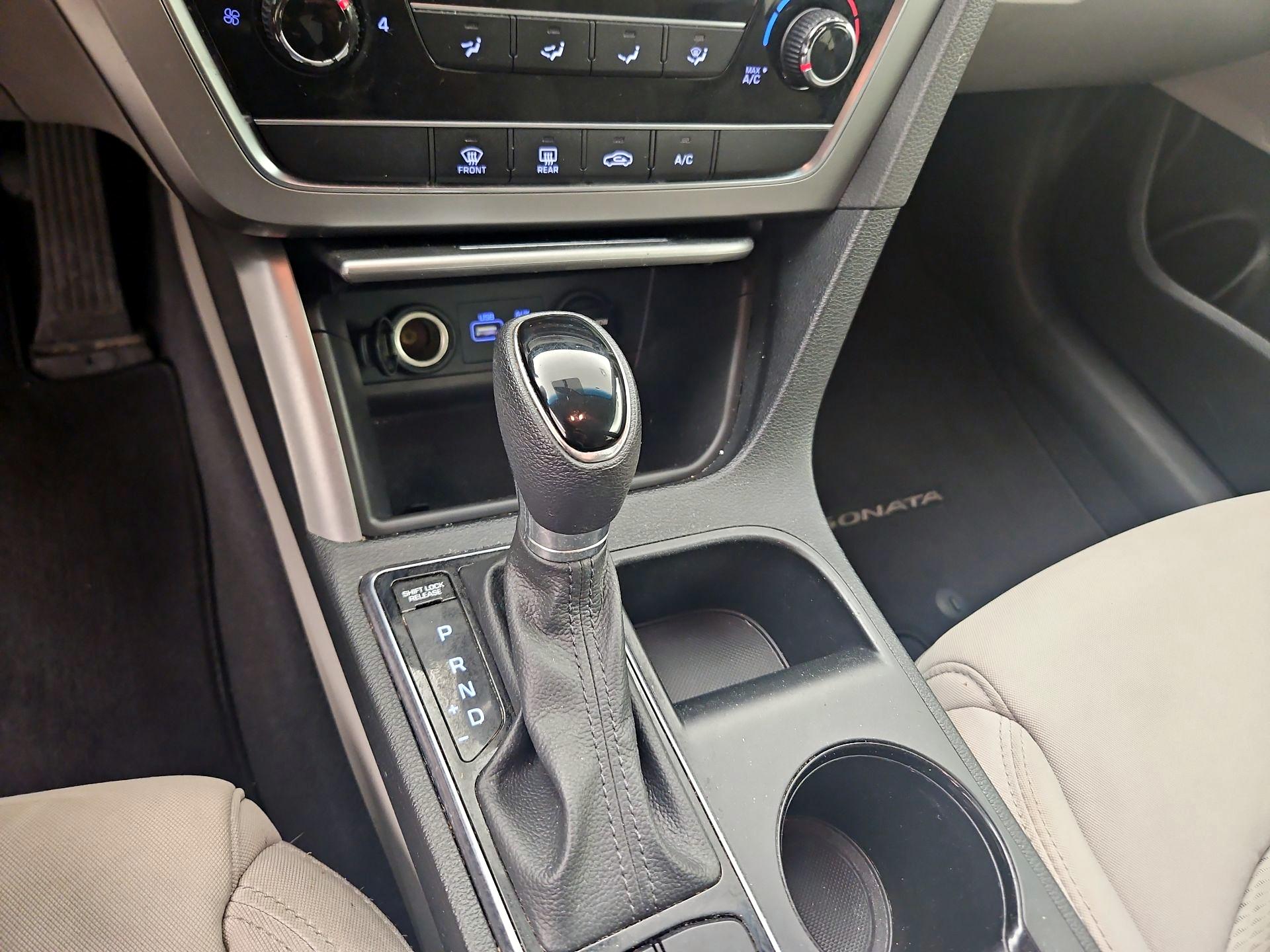 Thumbnail: 2017 Hyundai Sonata - 17