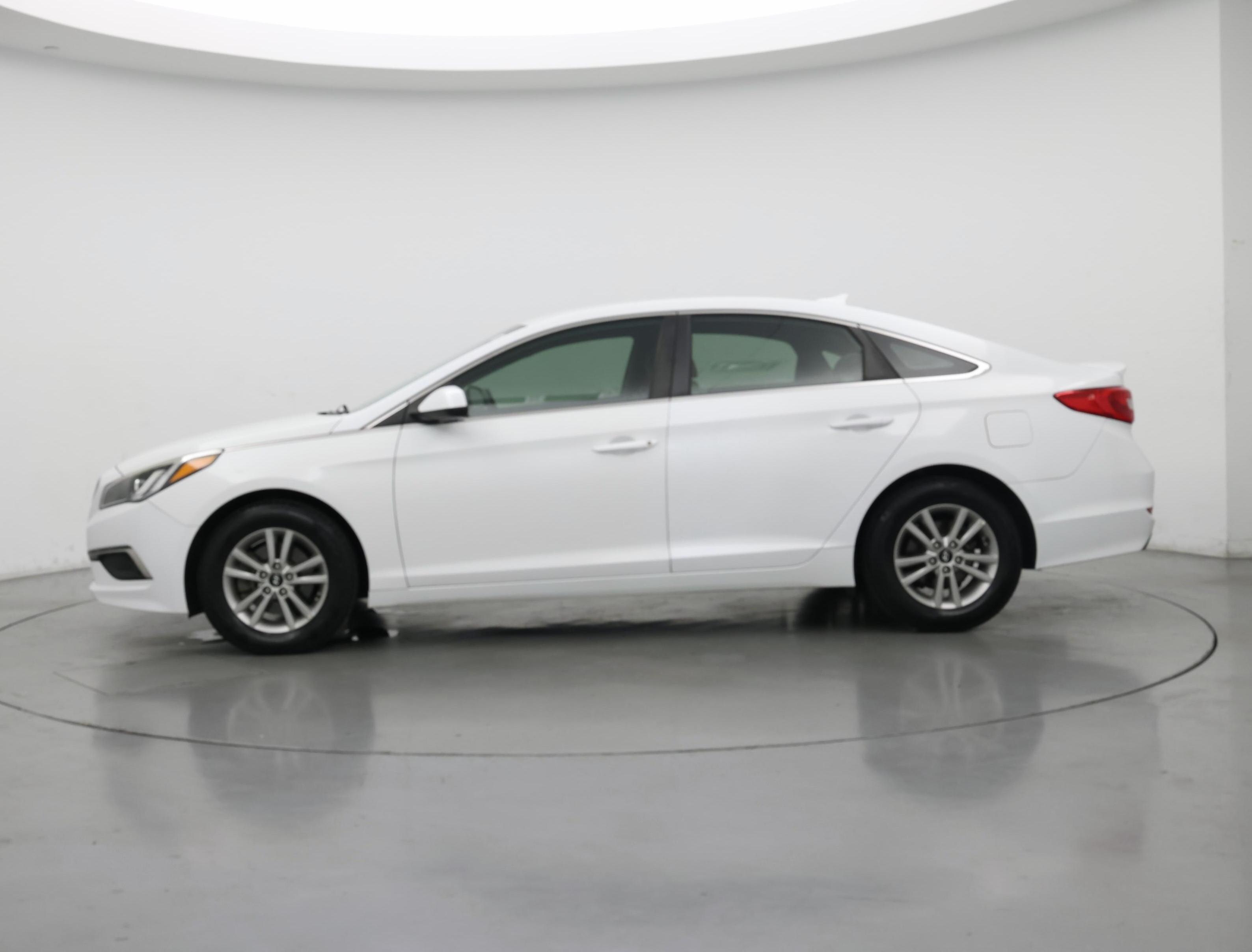 Thumbnail: 2017 Hyundai Sonata - 3