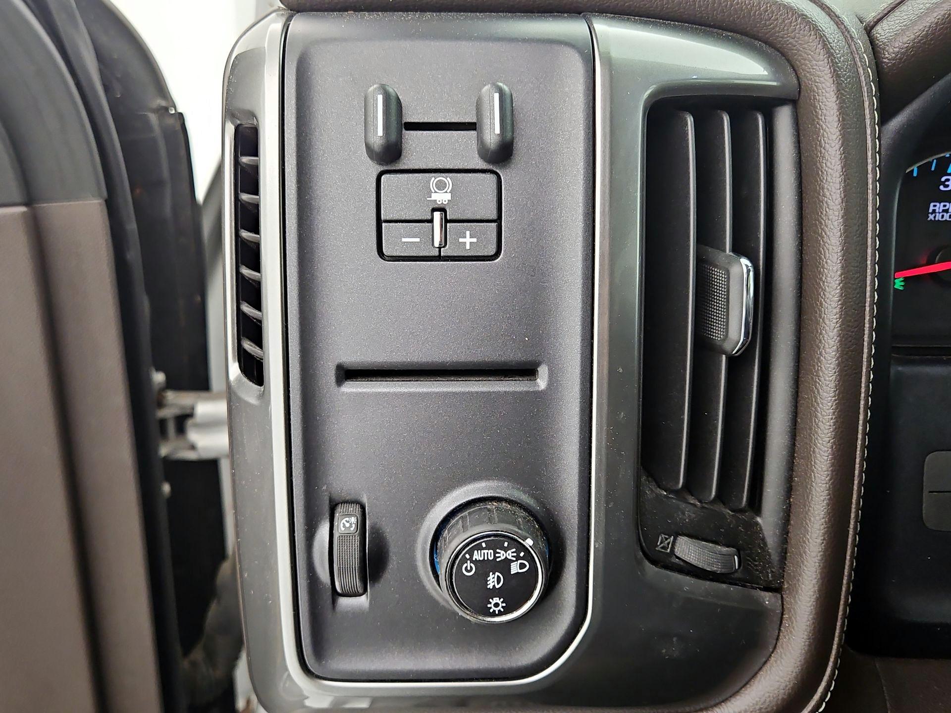 Thumbnail: 2016 Chevrolet Silverado 1500 - 13