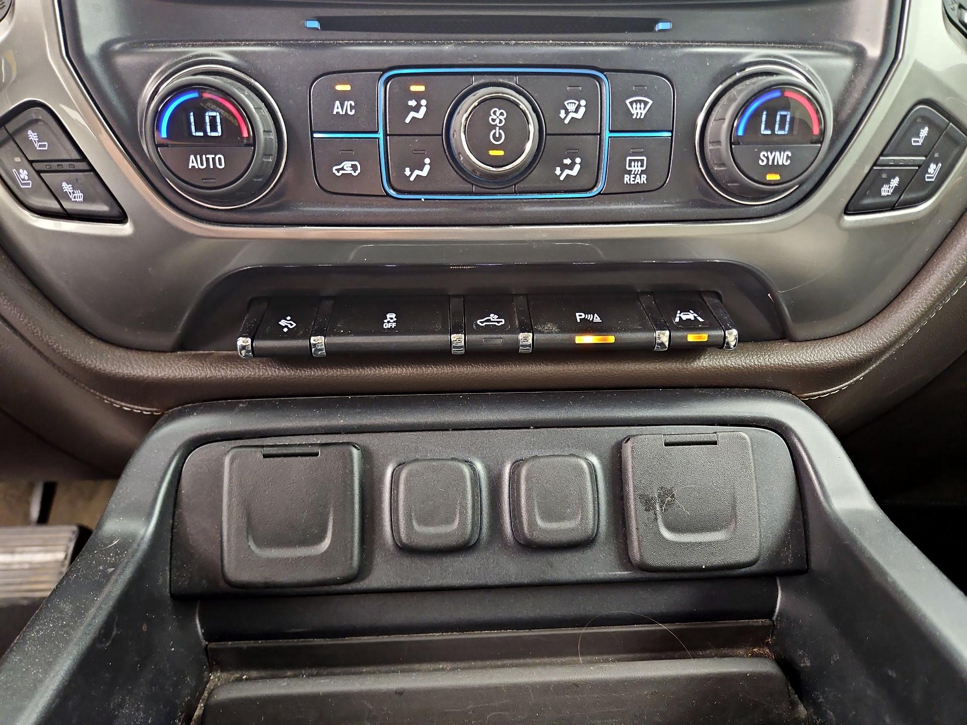 Thumbnail: 2016 Chevrolet Silverado 1500 - 16