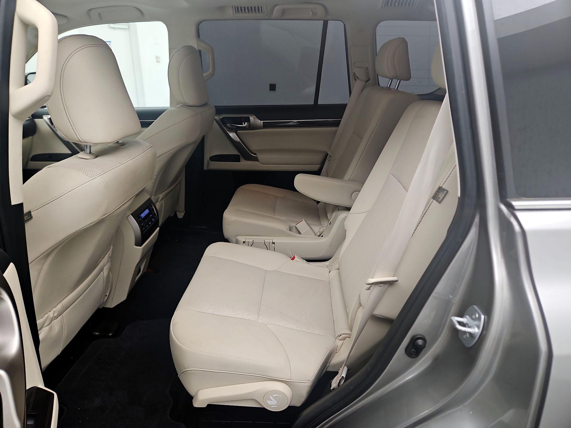 Thumbnail: 2020 Lexus GX - 18