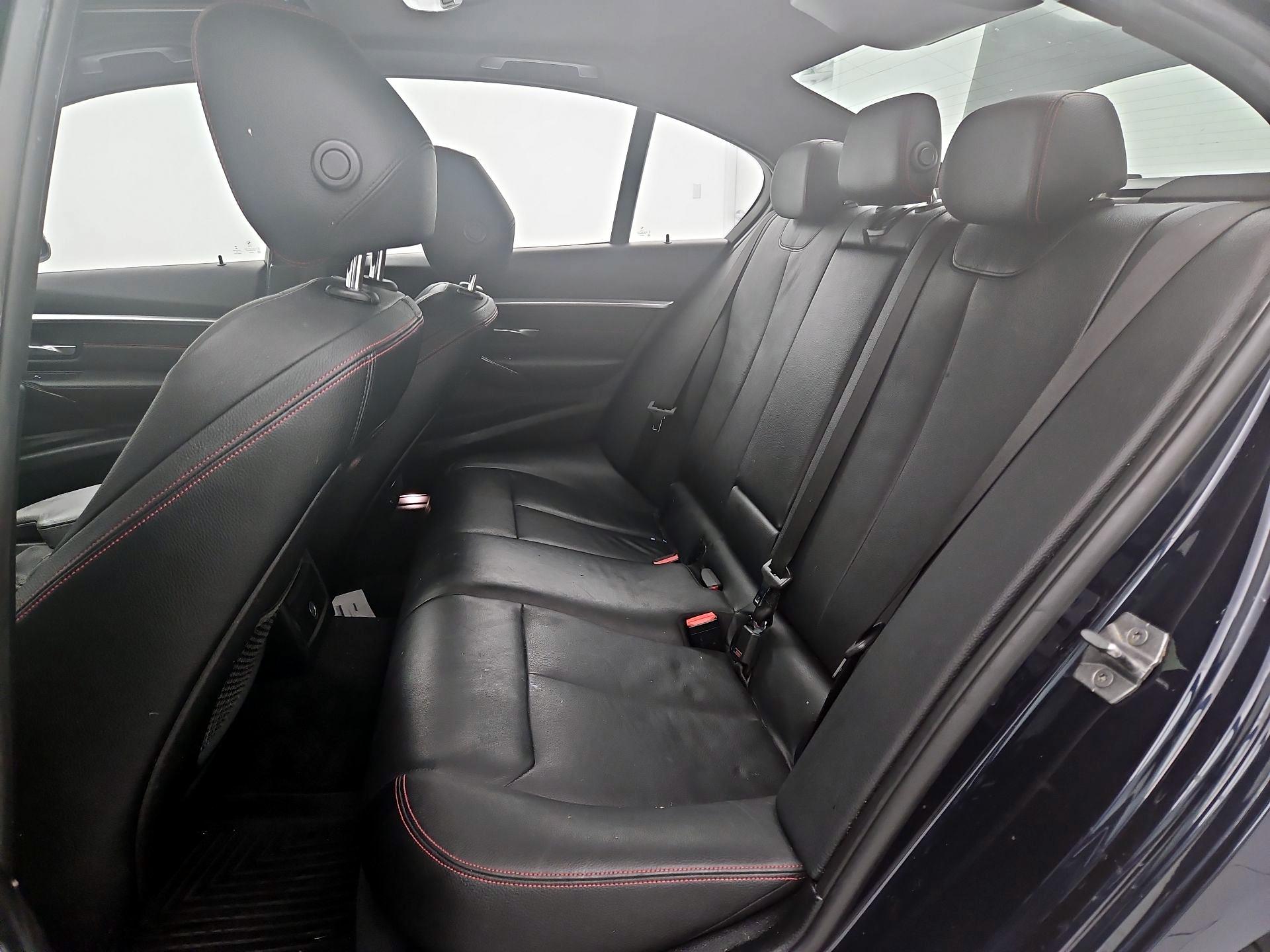 Thumbnail: 2017 BMW 3 Series - 20