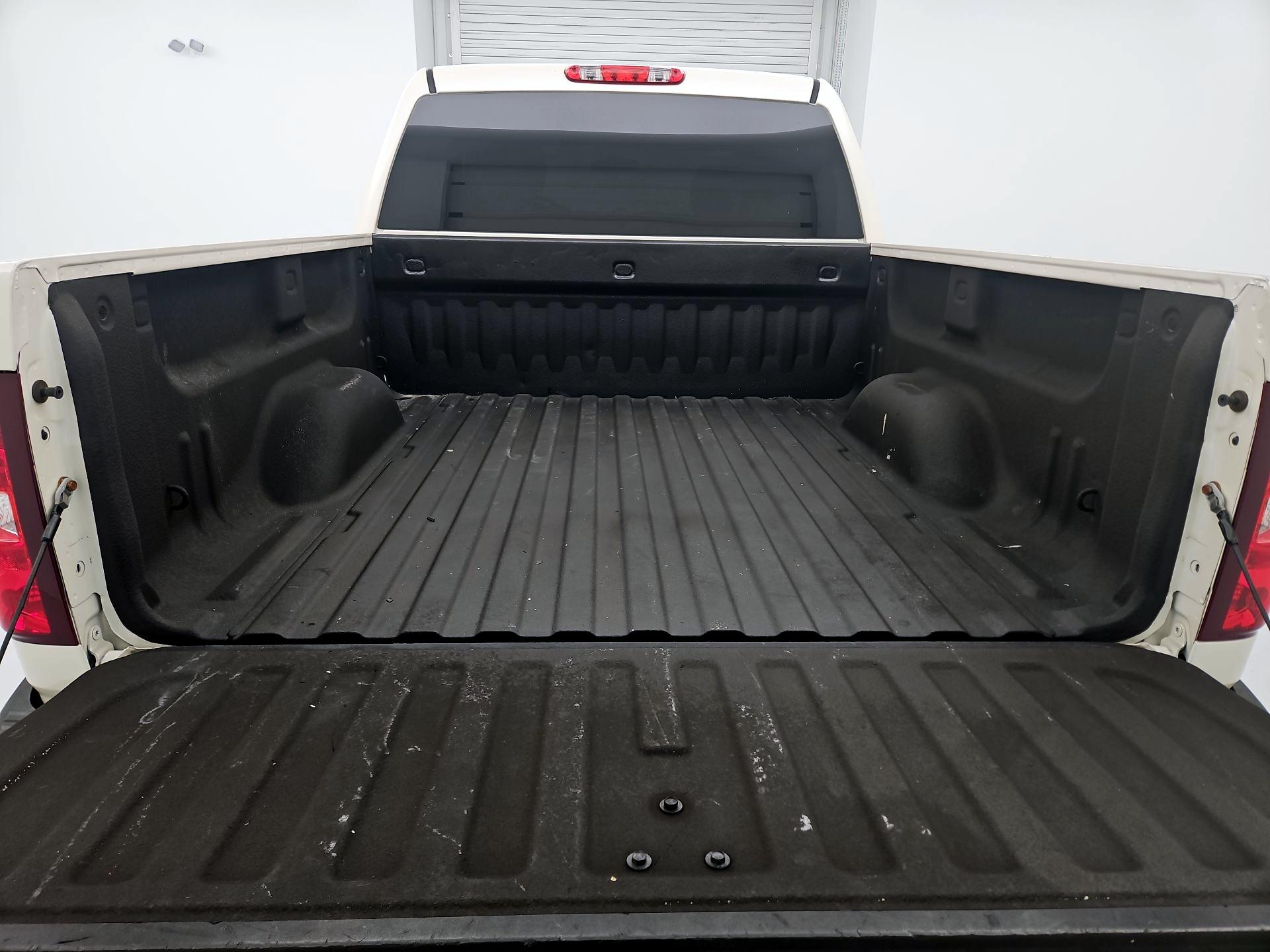 Thumbnail: 2013 Chevrolet Silverado 1500 - 19