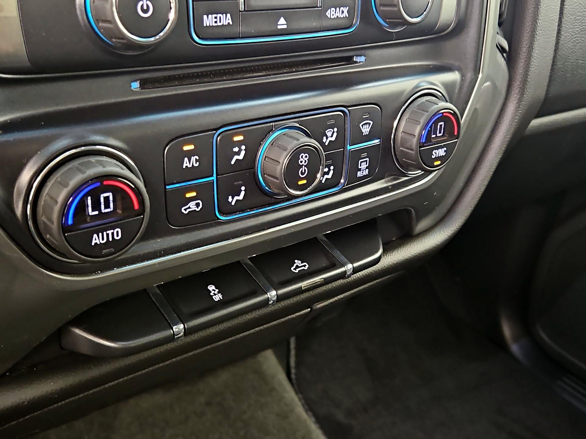 Thumbnail: 2018 Chevrolet Silverado 1500 - 16