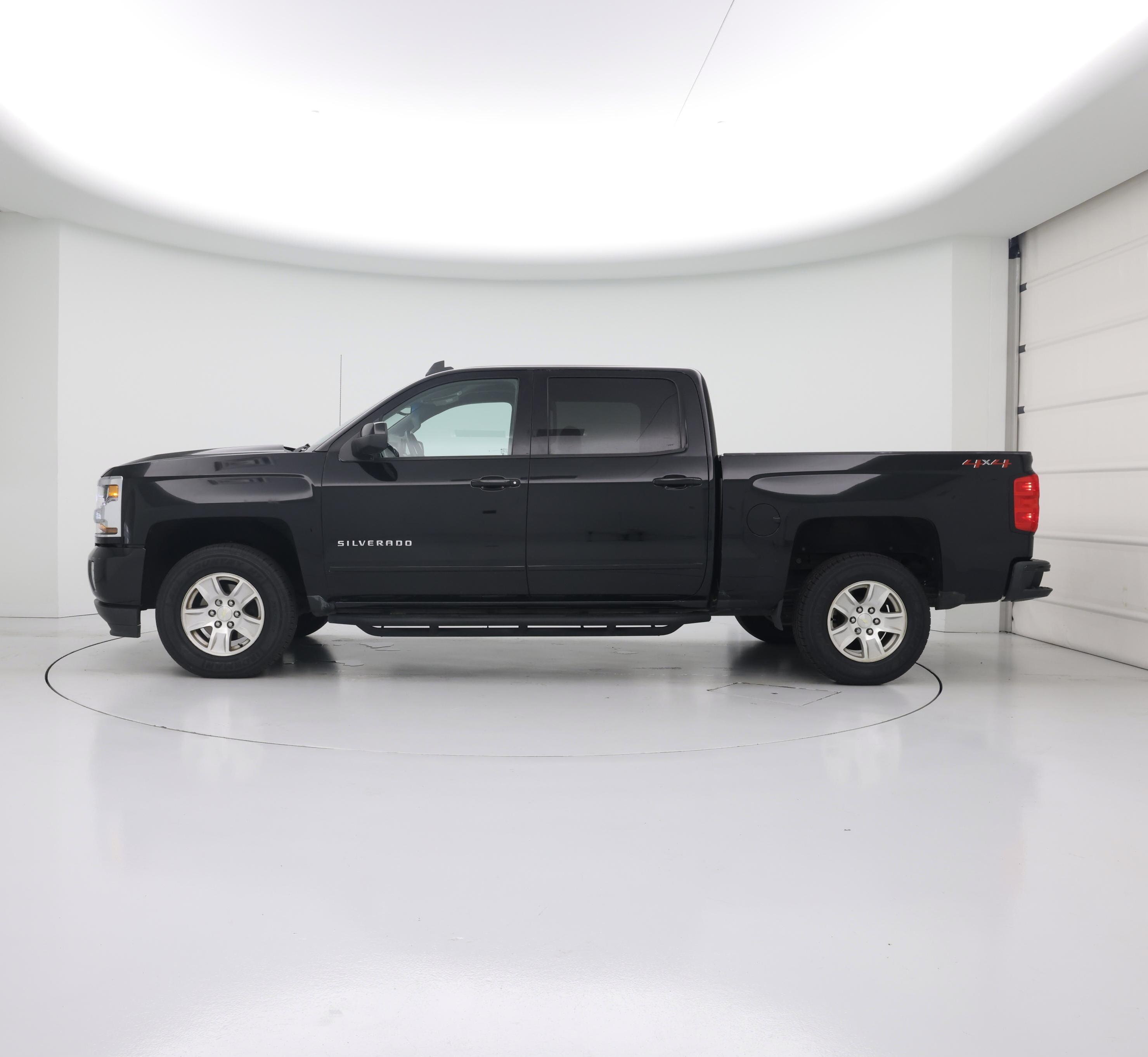 Thumbnail: 2018 Chevrolet Silverado 1500 - 3