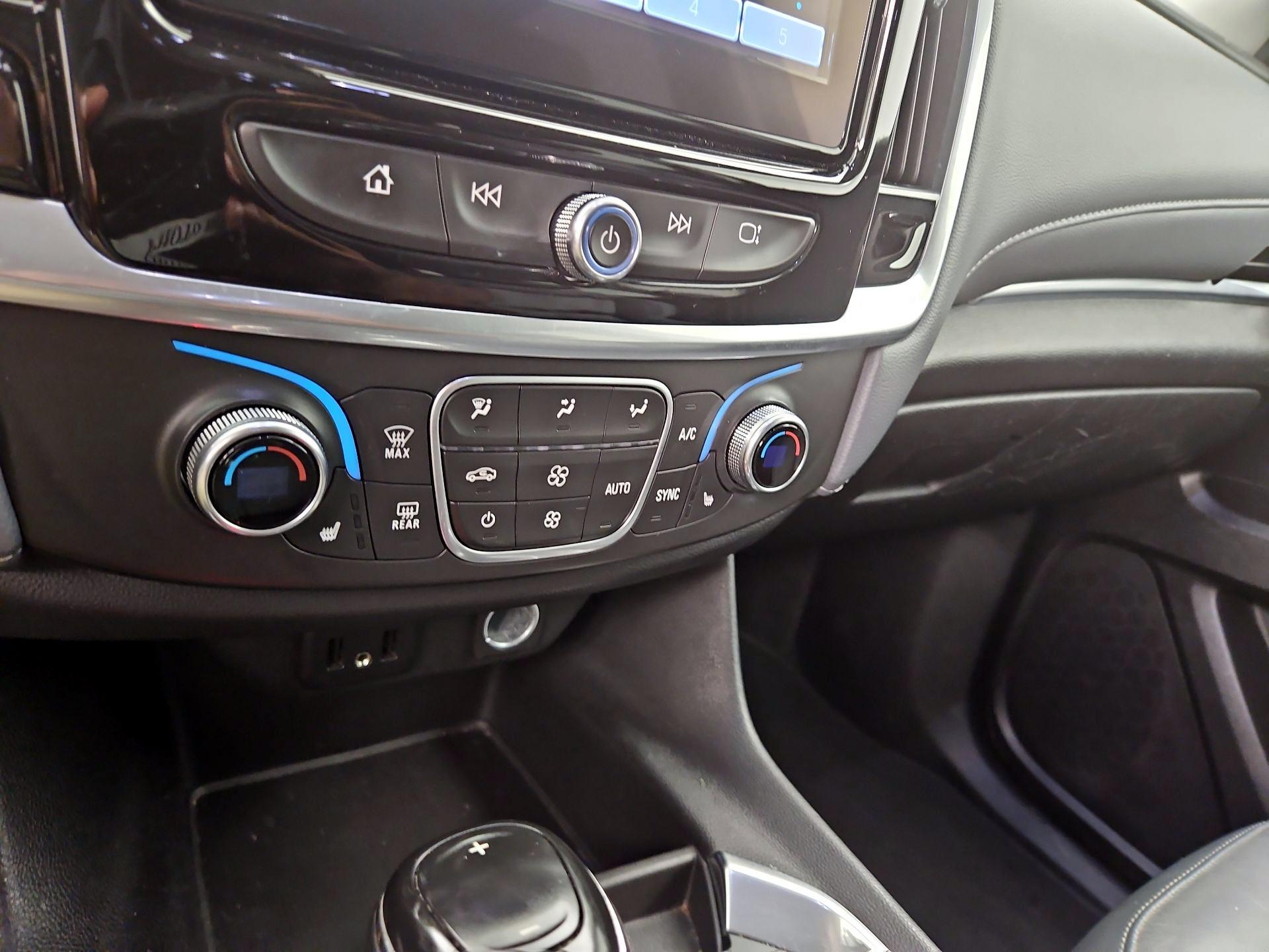 Thumbnail: 2019 Chevrolet Traverse - 16