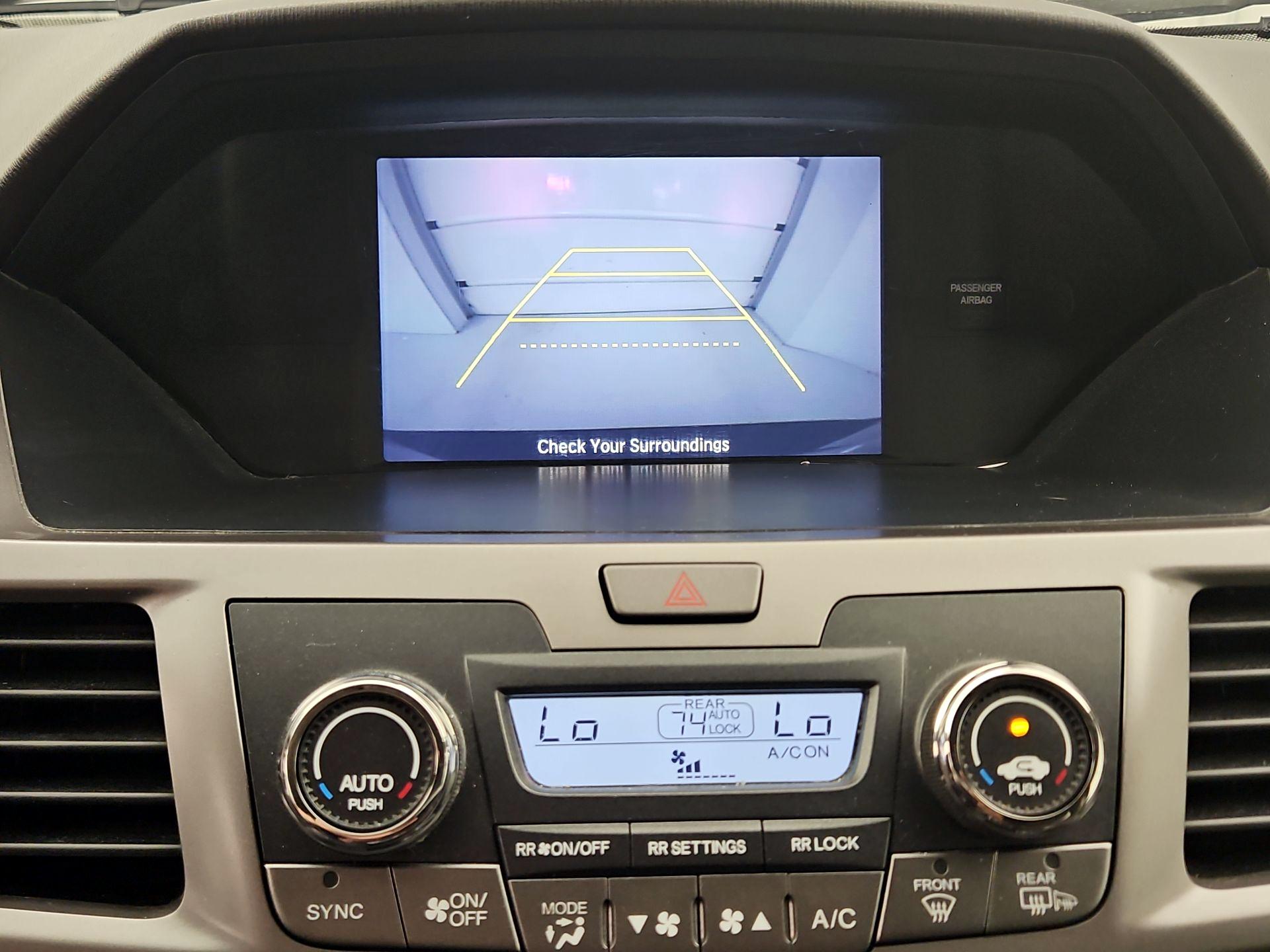 Thumbnail: 2016 Honda Odyssey - 14