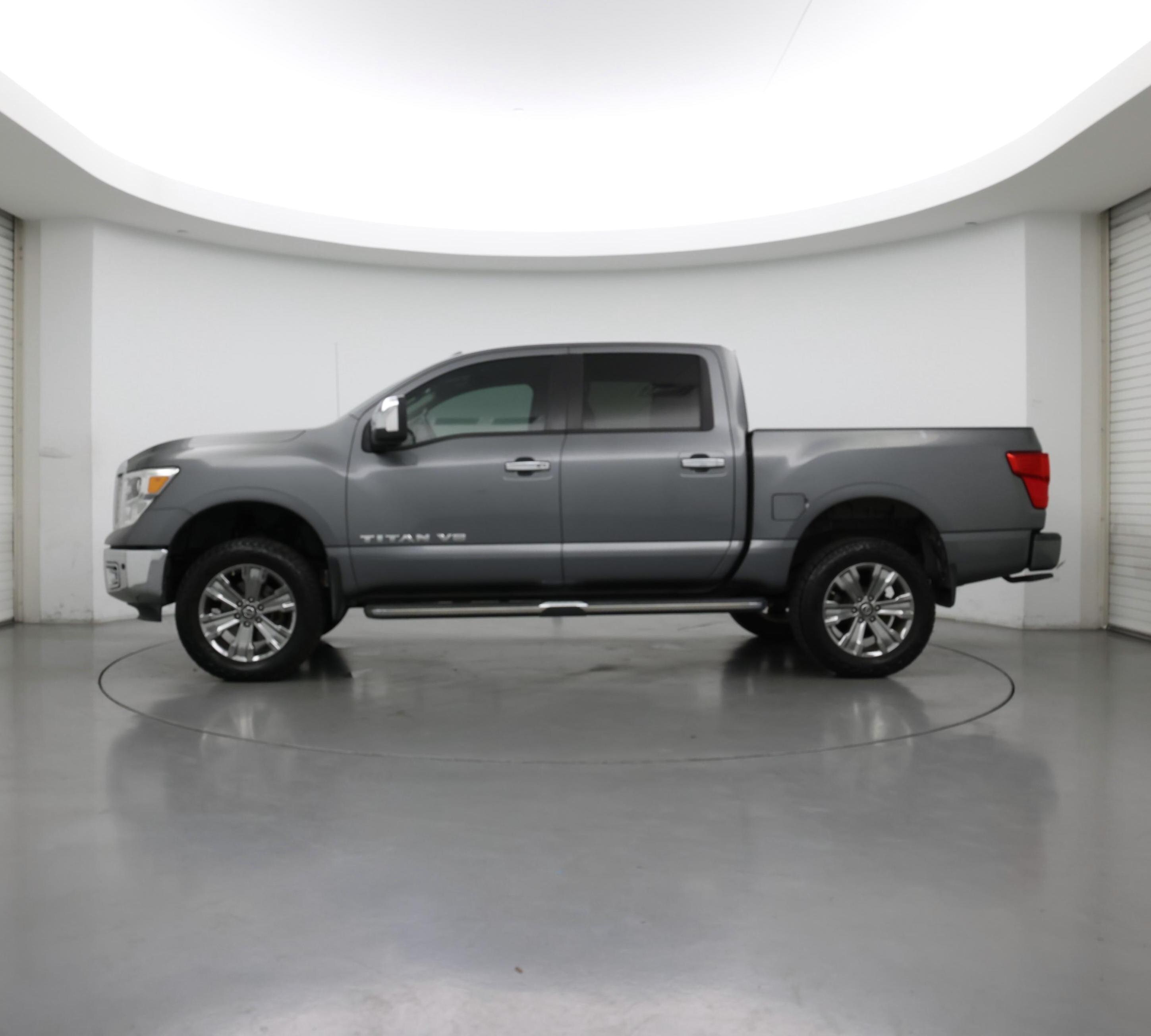 Thumbnail: 2019 Nissan Titan - 3