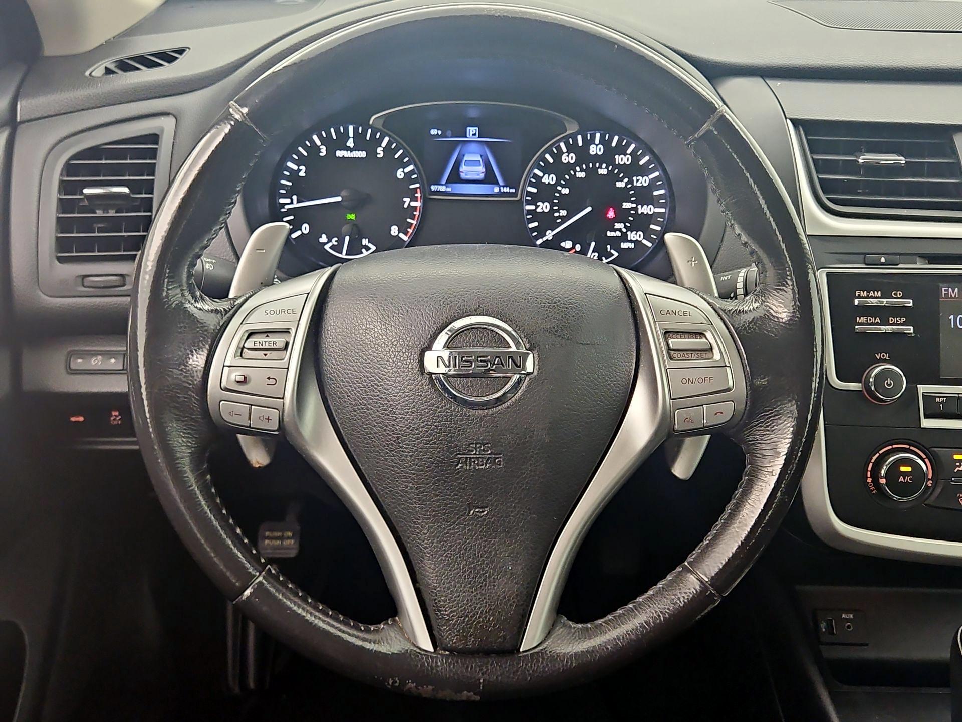 Thumbnail: 2016 Nissan Altima - 10
