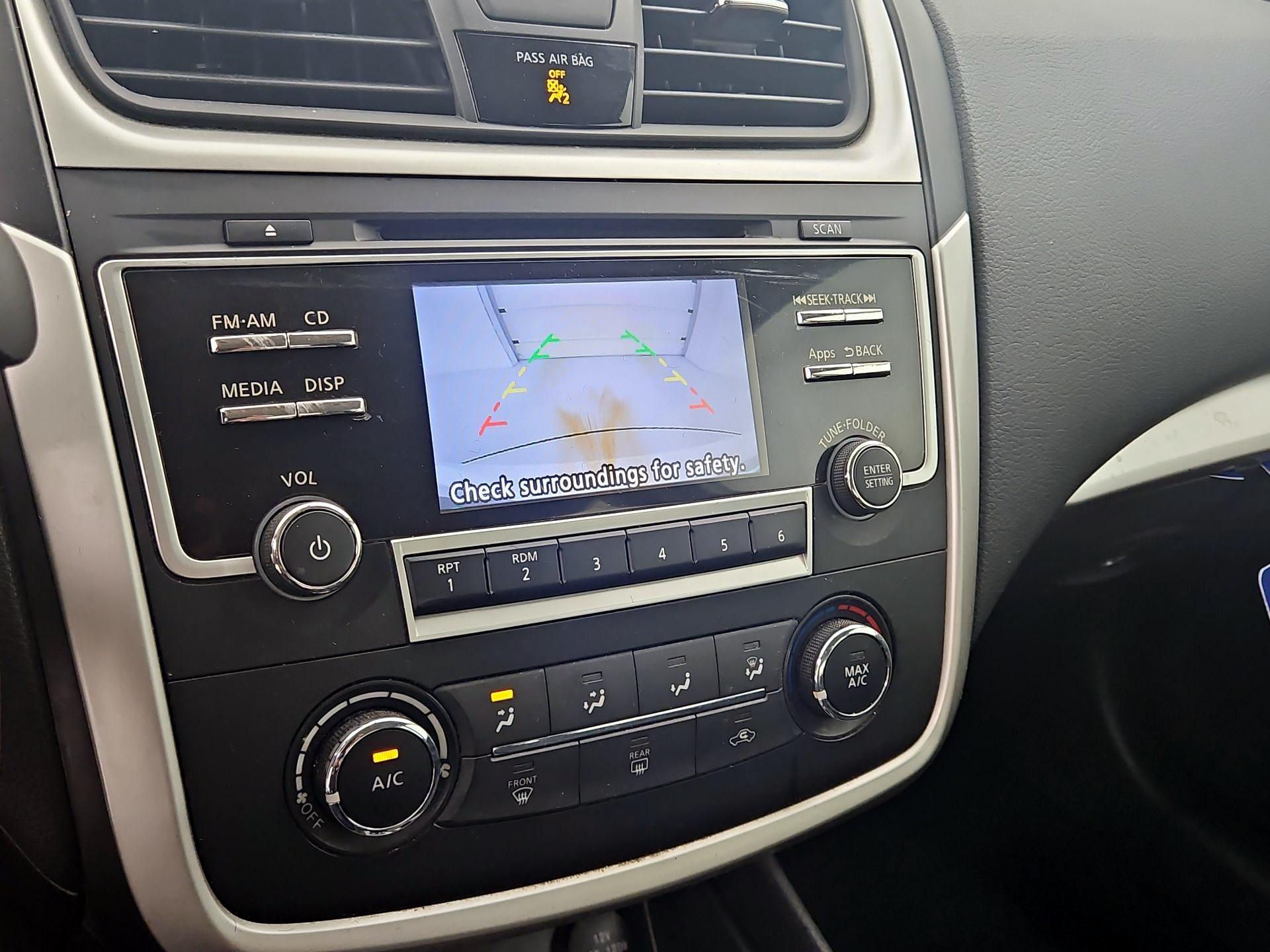 Thumbnail: 2016 Nissan Altima - 14