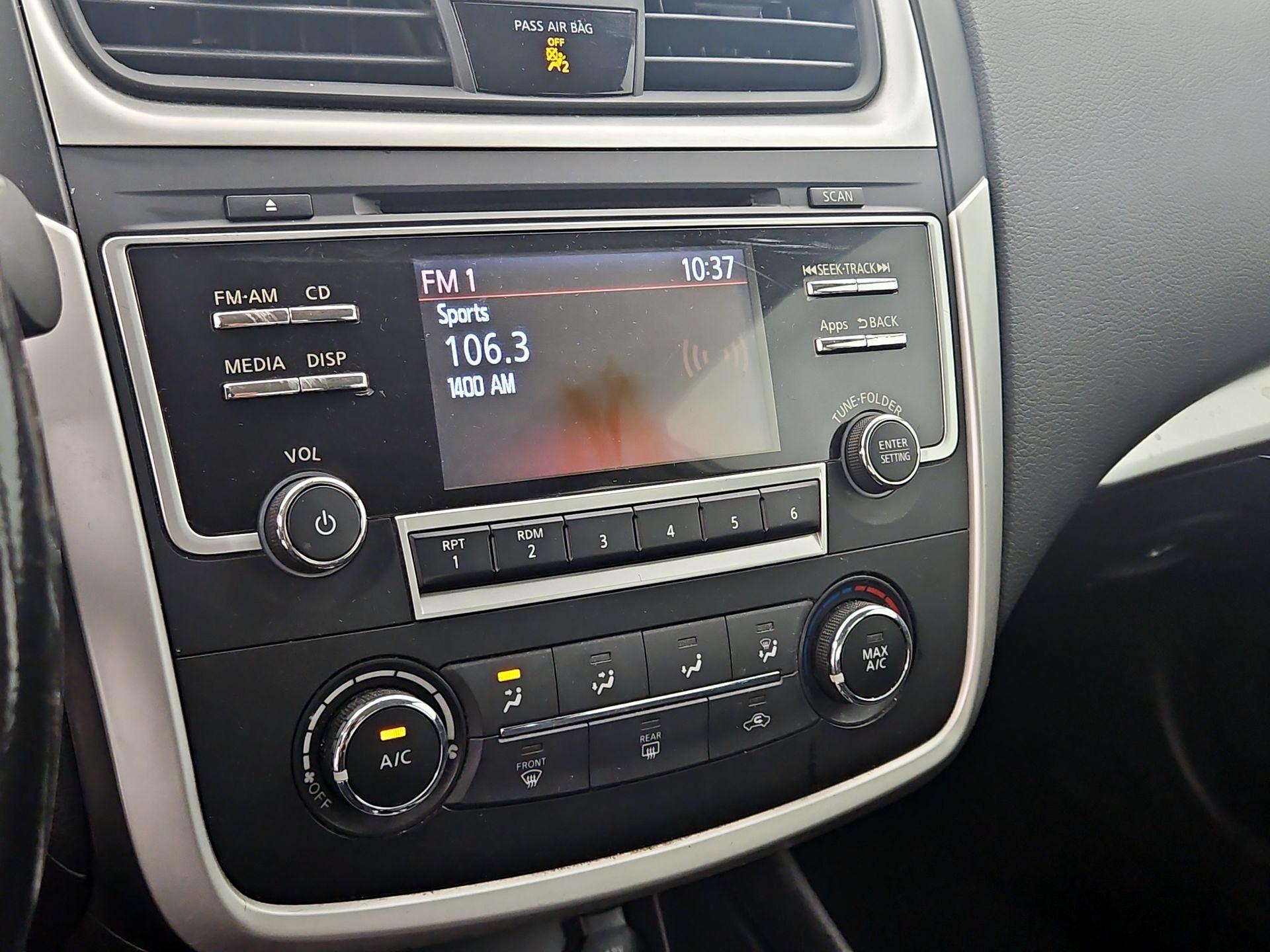 Thumbnail: 2016 Nissan Altima - 15