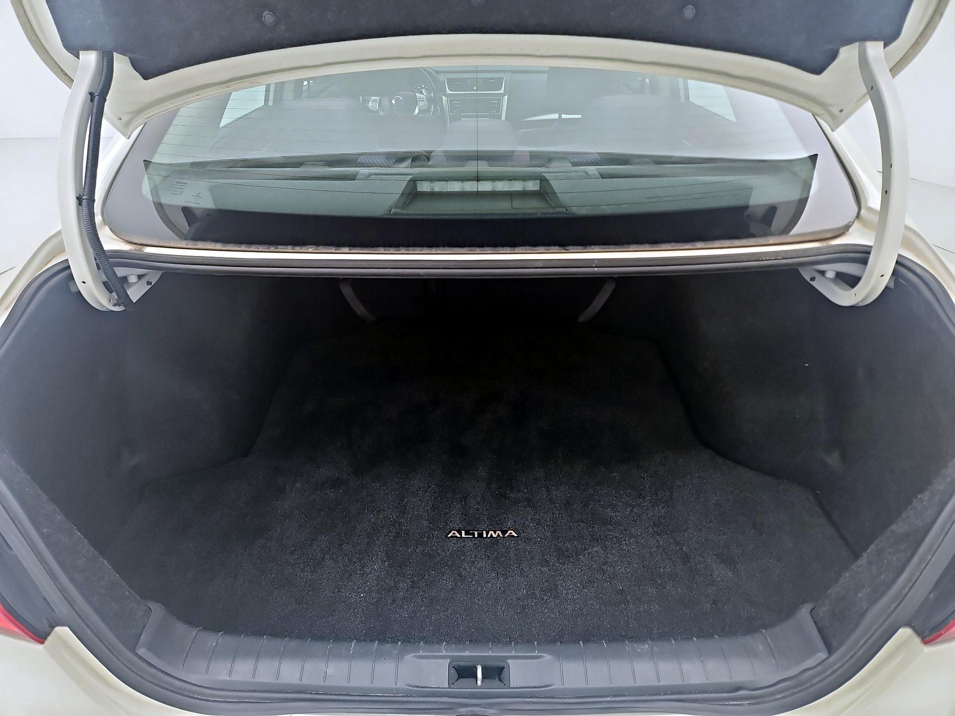 Thumbnail: 2016 Nissan Altima - 20