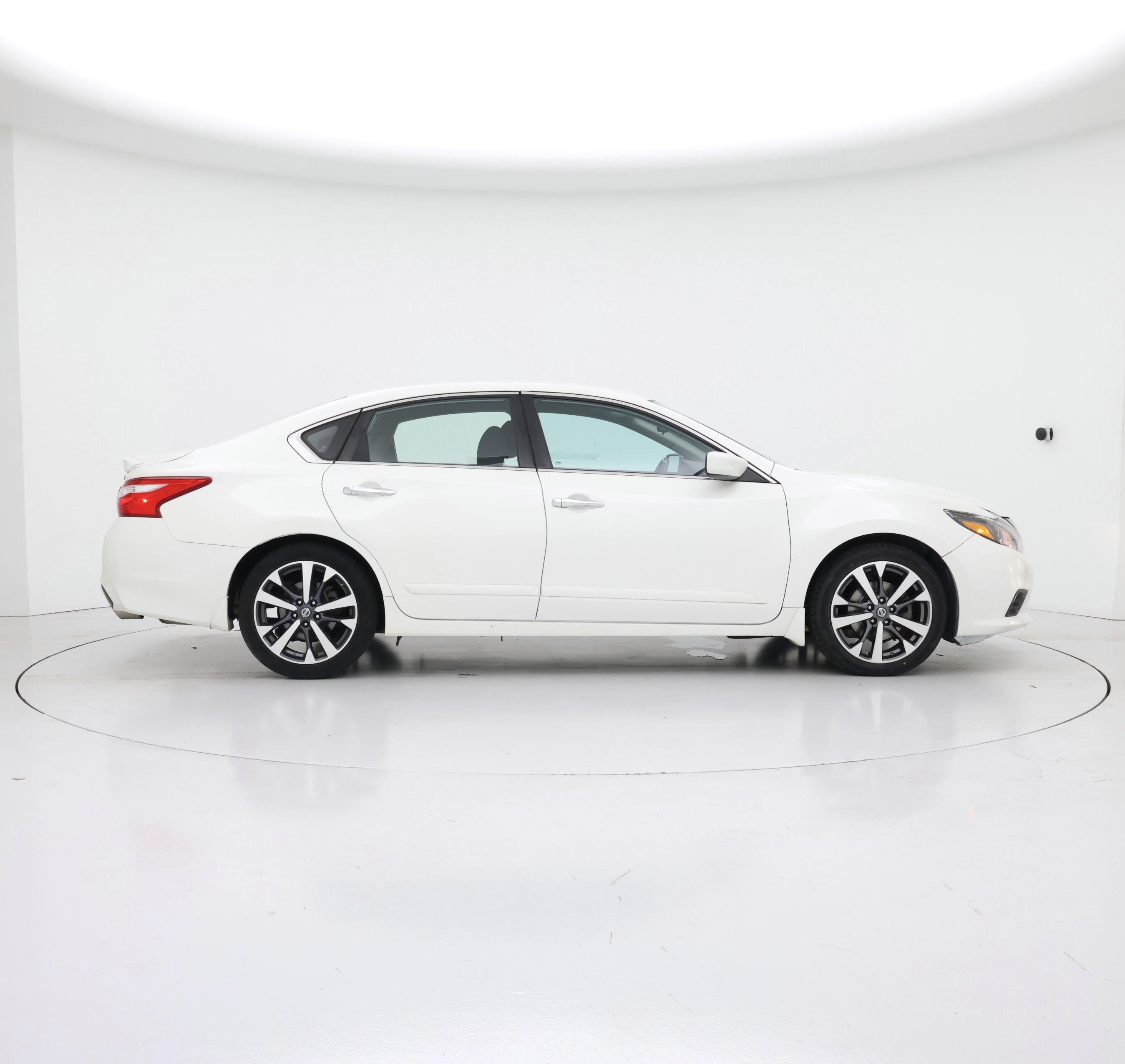 Thumbnail: 2016 Nissan Altima - 7