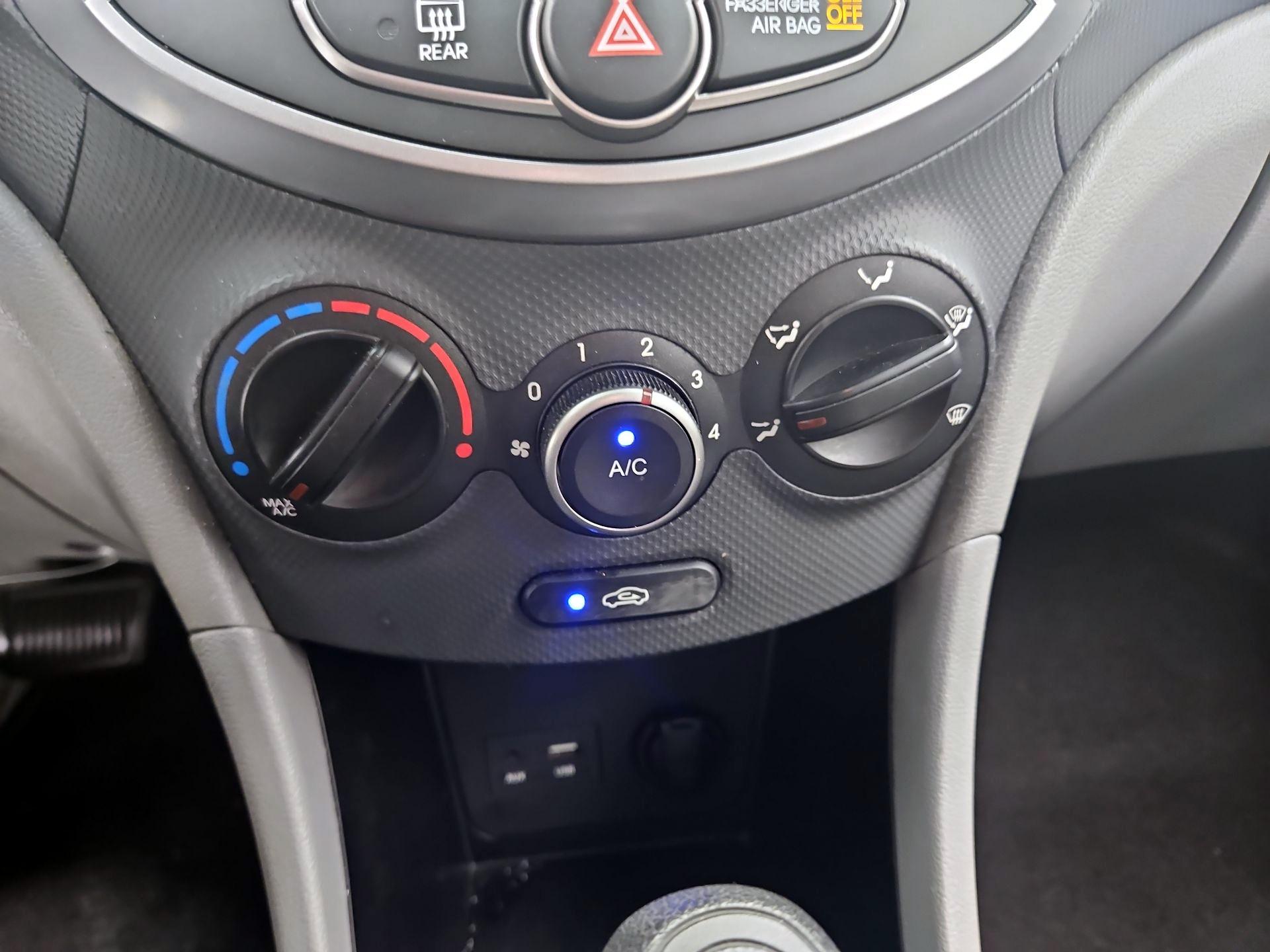 Thumbnail: 2017 Hyundai Accent - 16