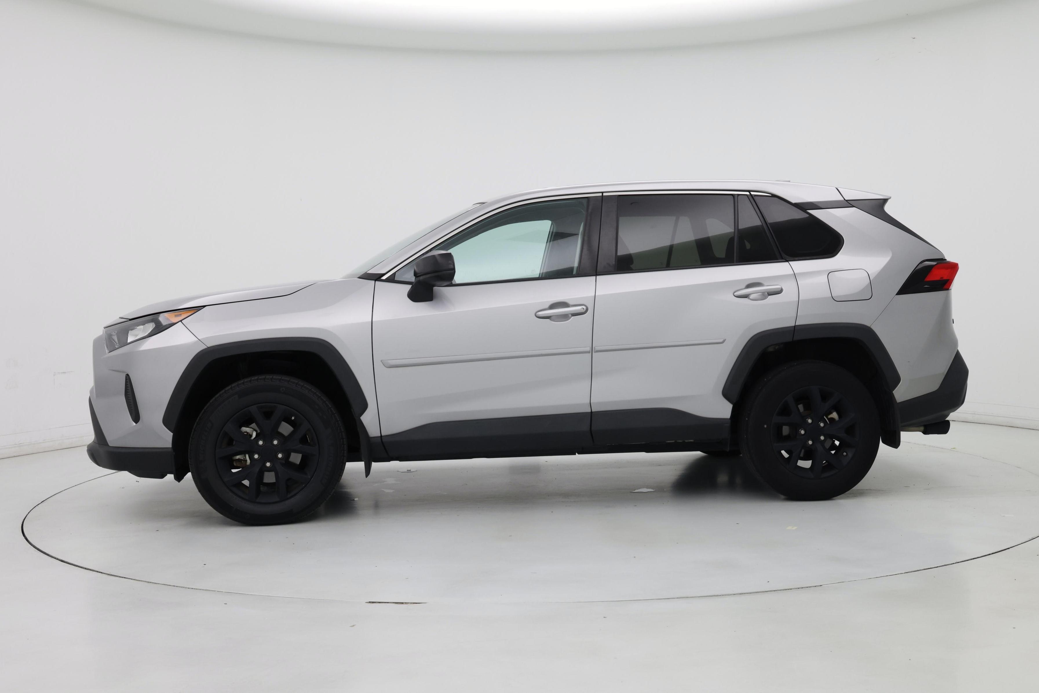Thumbnail: 2022 Toyota RAV4 - 3