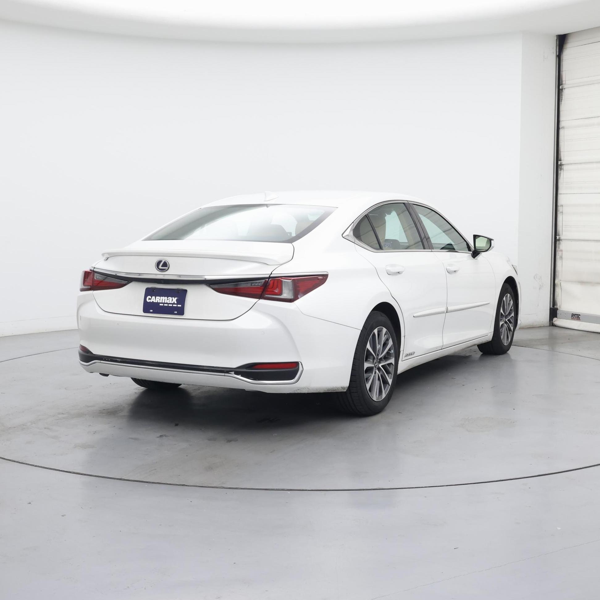 Thumbnail: 2022 Lexus ES - 8