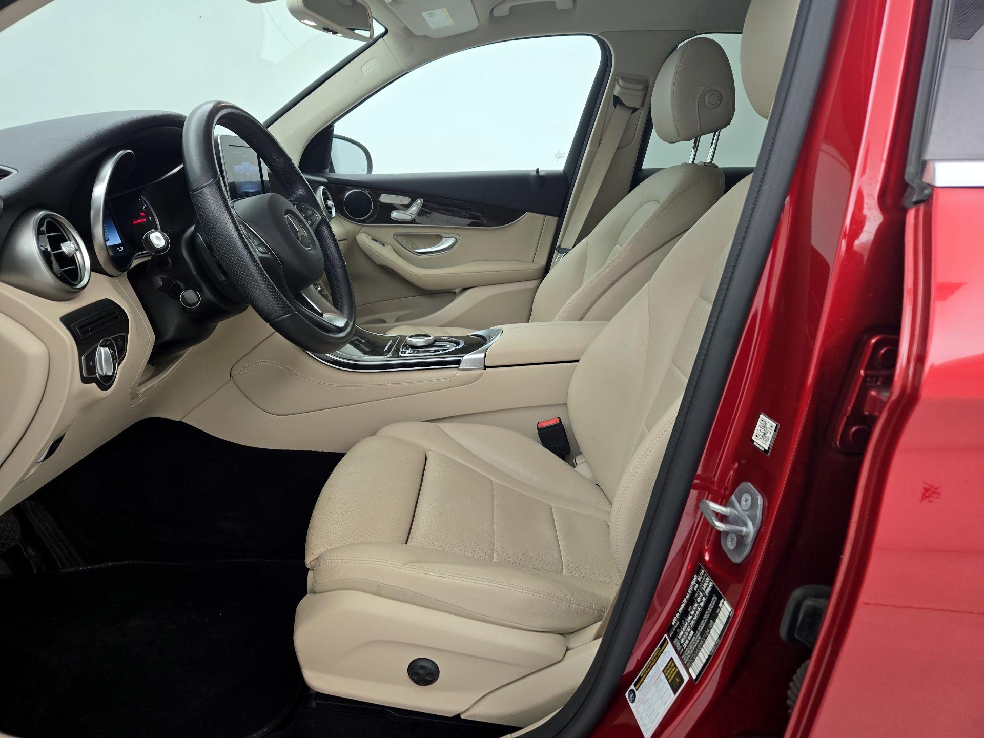 Thumbnail: 2019 Mercedes-Benz GLC - 11