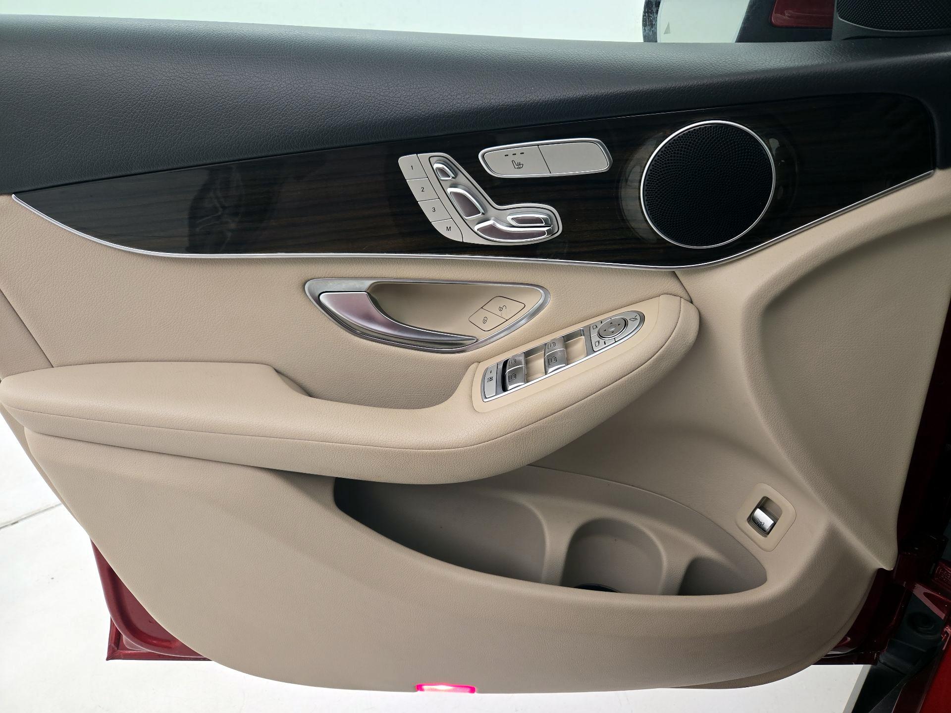 Thumbnail: 2019 Mercedes-Benz GLC - 12