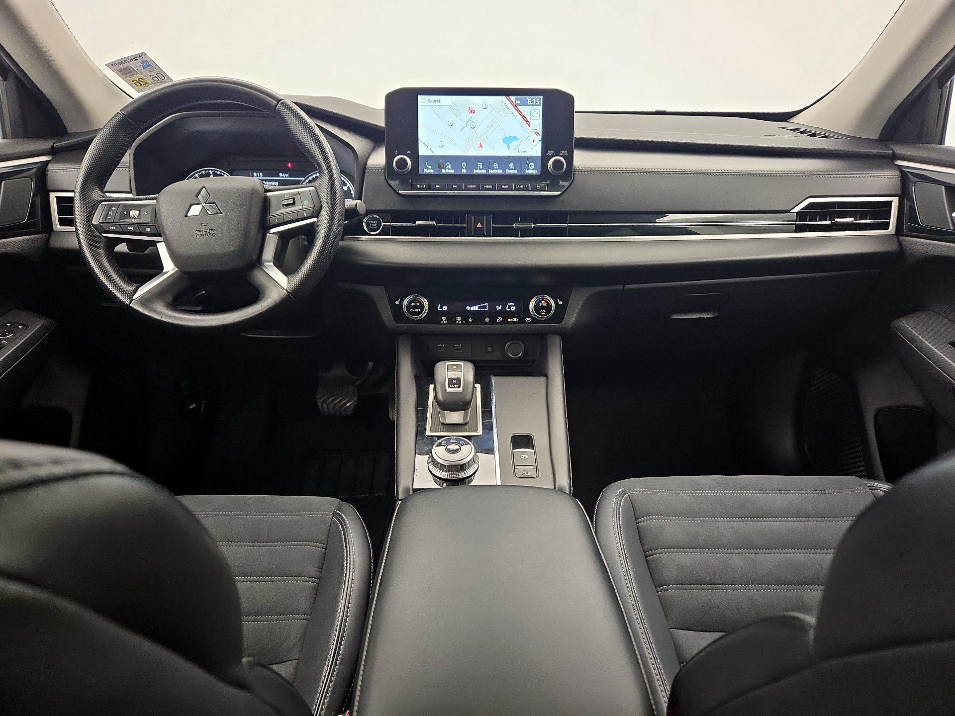 Thumbnail: 2022 Mitsubishi Outlander - 9