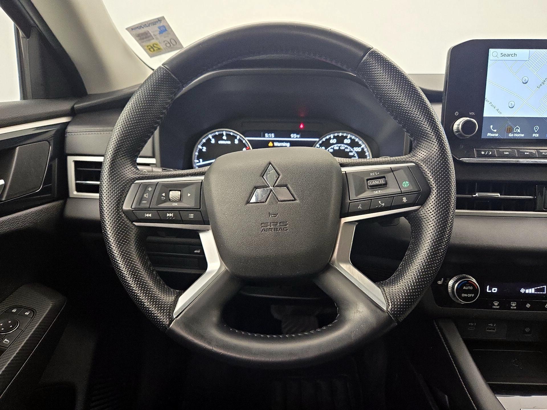 Thumbnail: 2022 Mitsubishi Outlander - 10