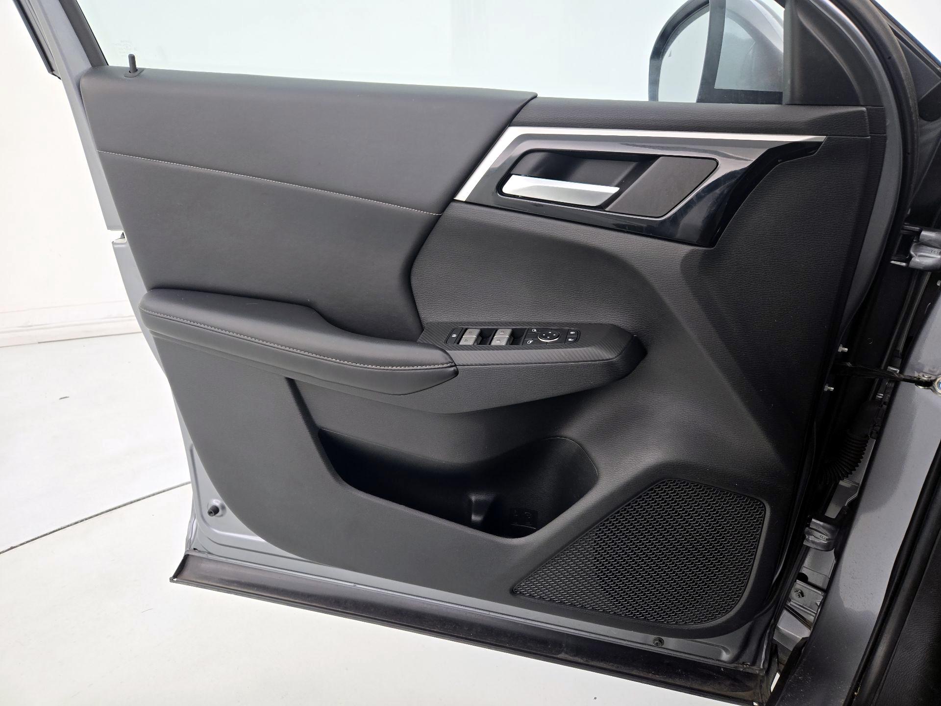 Thumbnail: 2022 Mitsubishi Outlander - 12