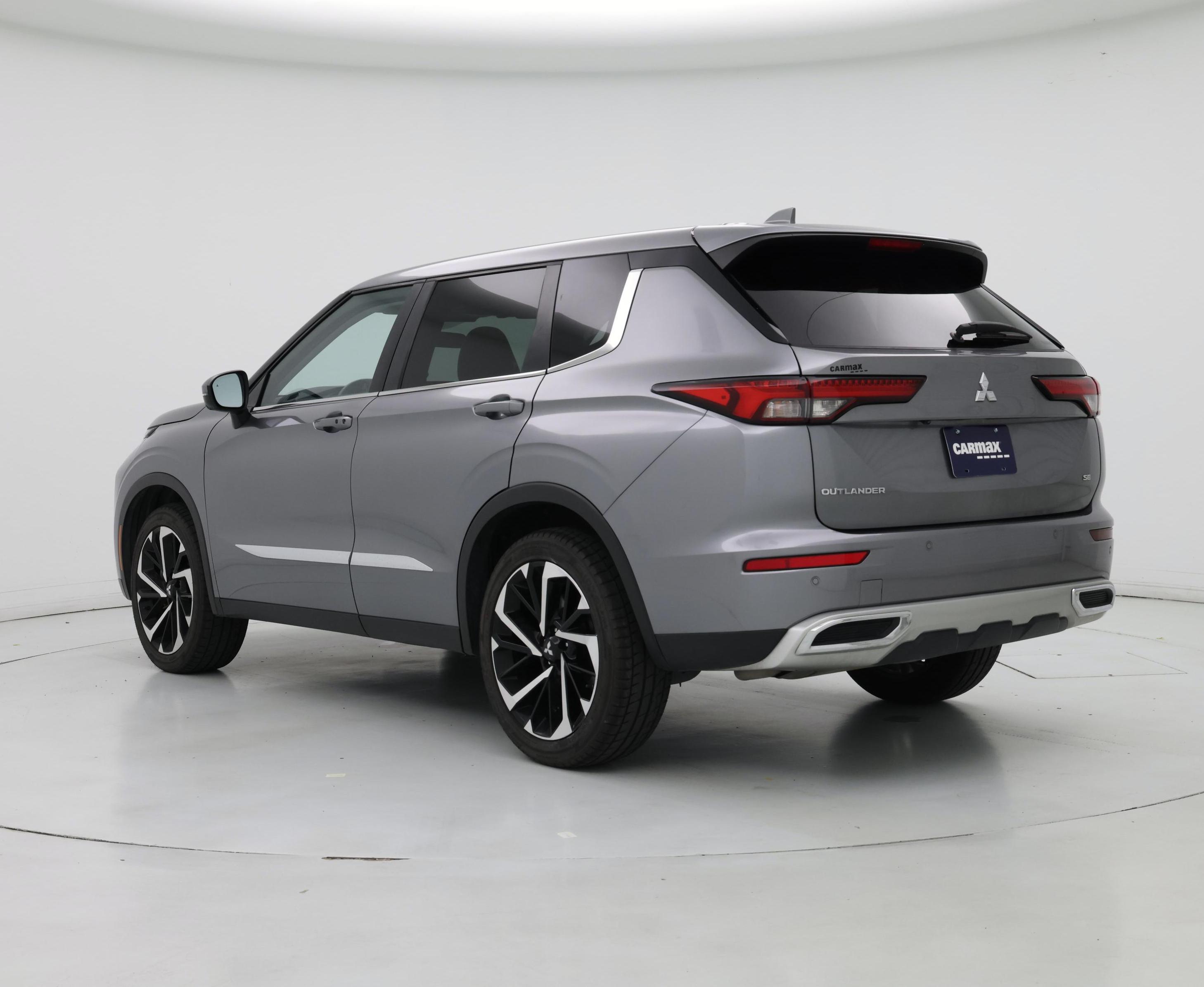 Thumbnail: 2022 Mitsubishi Outlander - 2