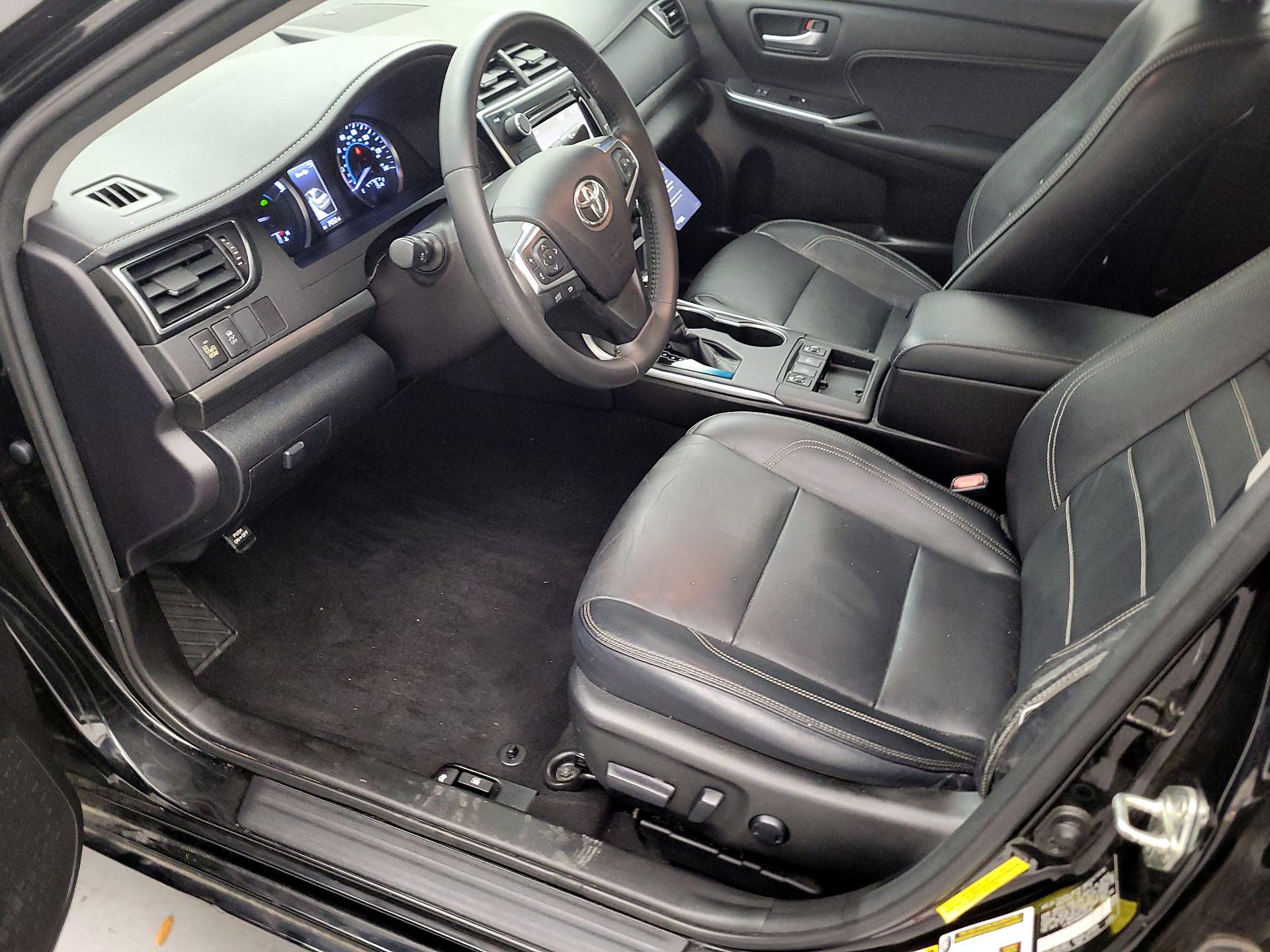 Thumbnail: 2017 Toyota Camry - 11