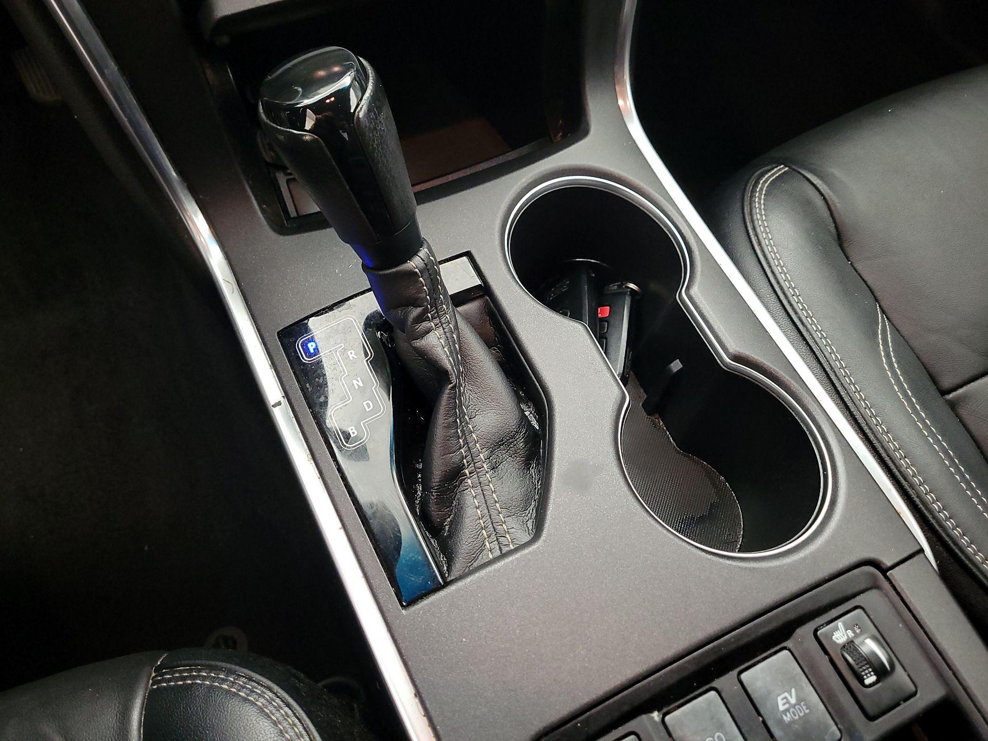 Thumbnail: 2017 Toyota Camry - 15