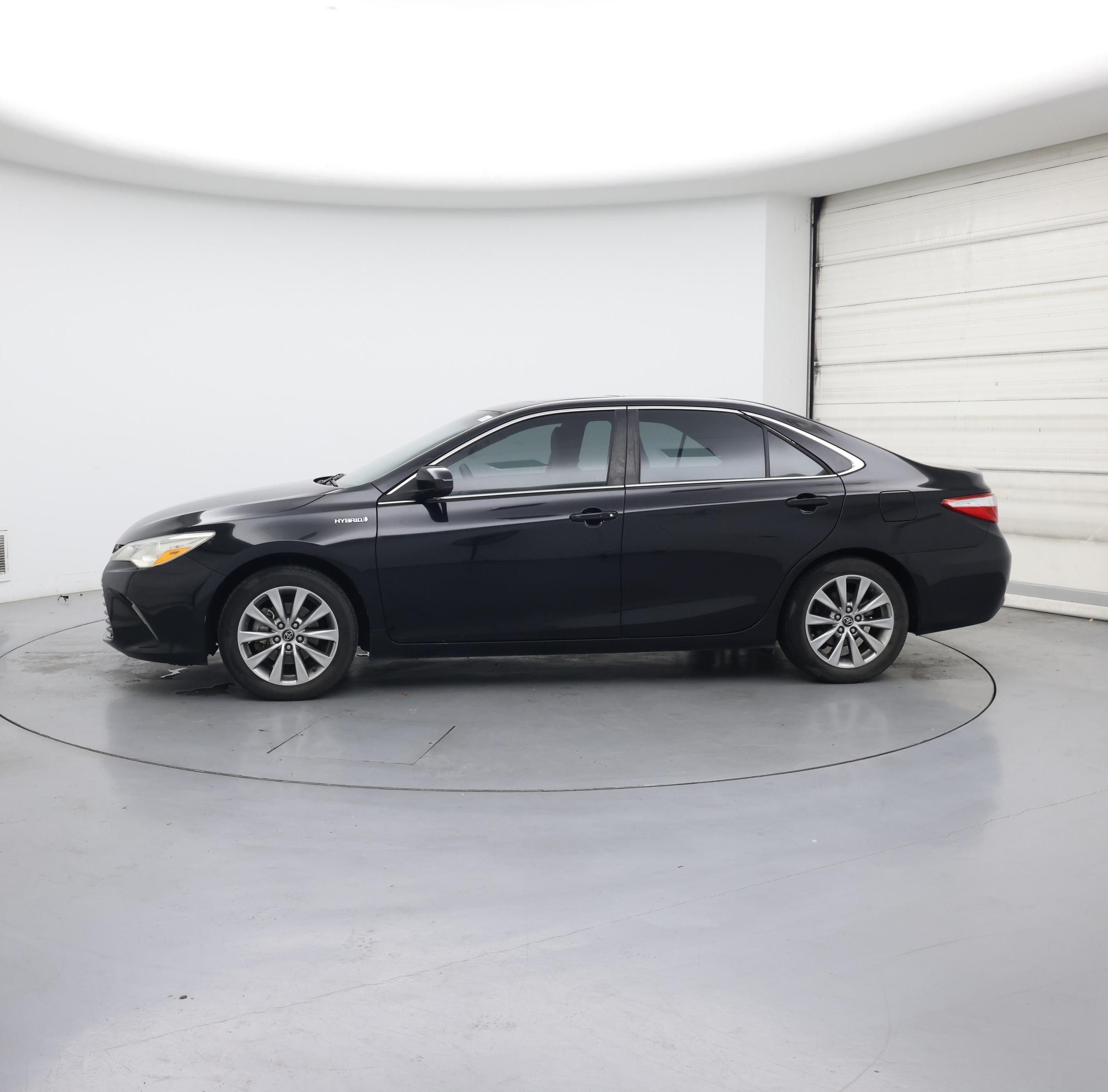 Thumbnail: 2017 Toyota Camry - 3
