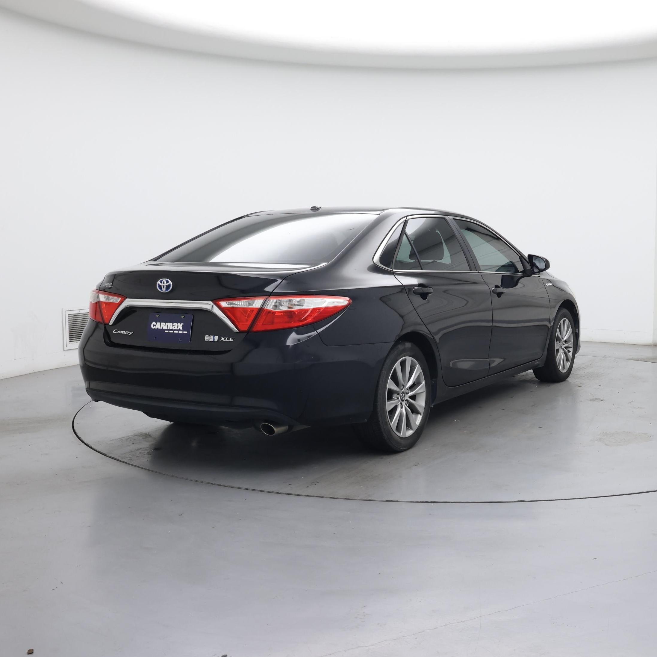 Thumbnail: 2017 Toyota Camry - 8