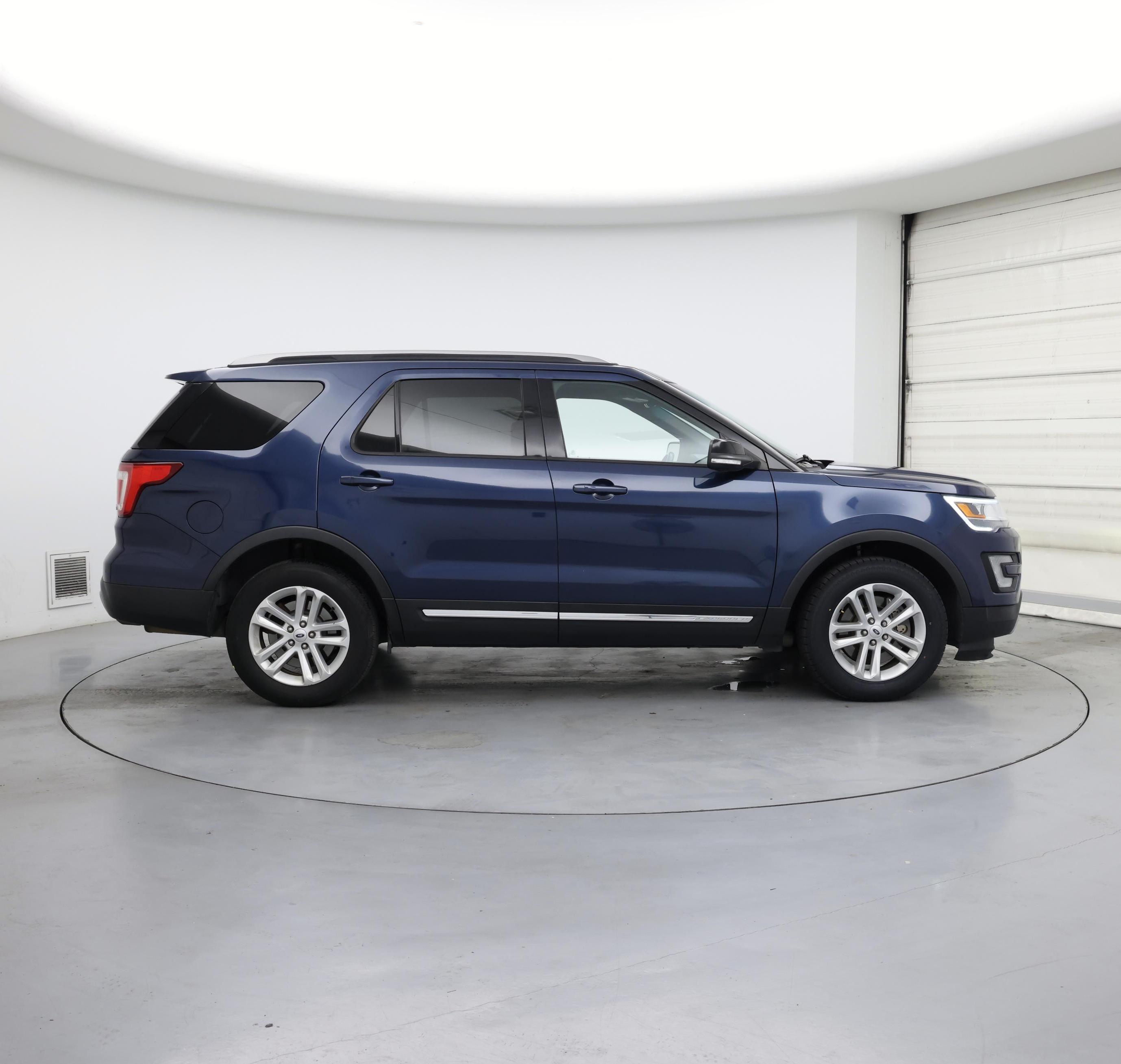 Thumbnail: 2017 Ford Explorer - 7