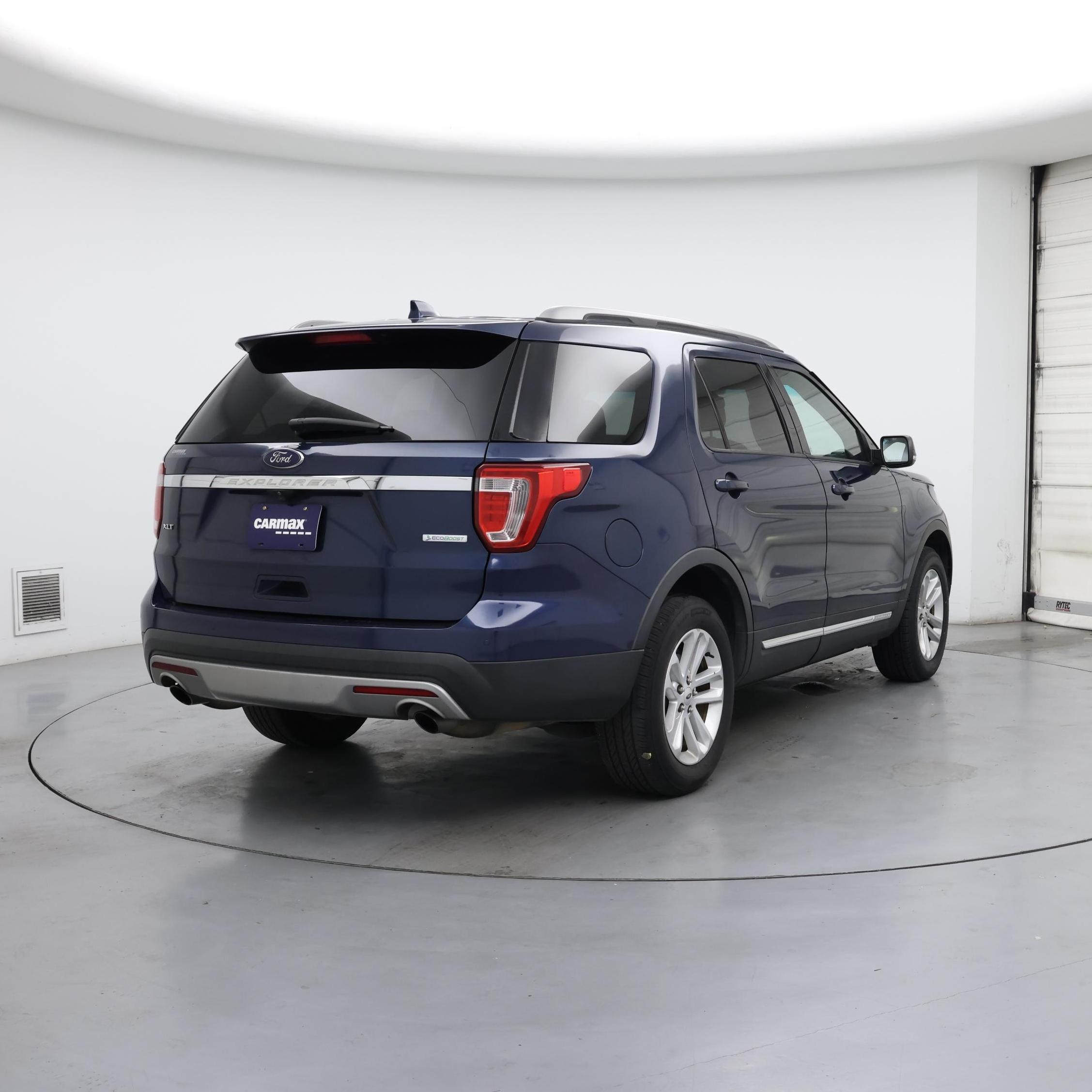 Thumbnail: 2017 Ford Explorer - 8