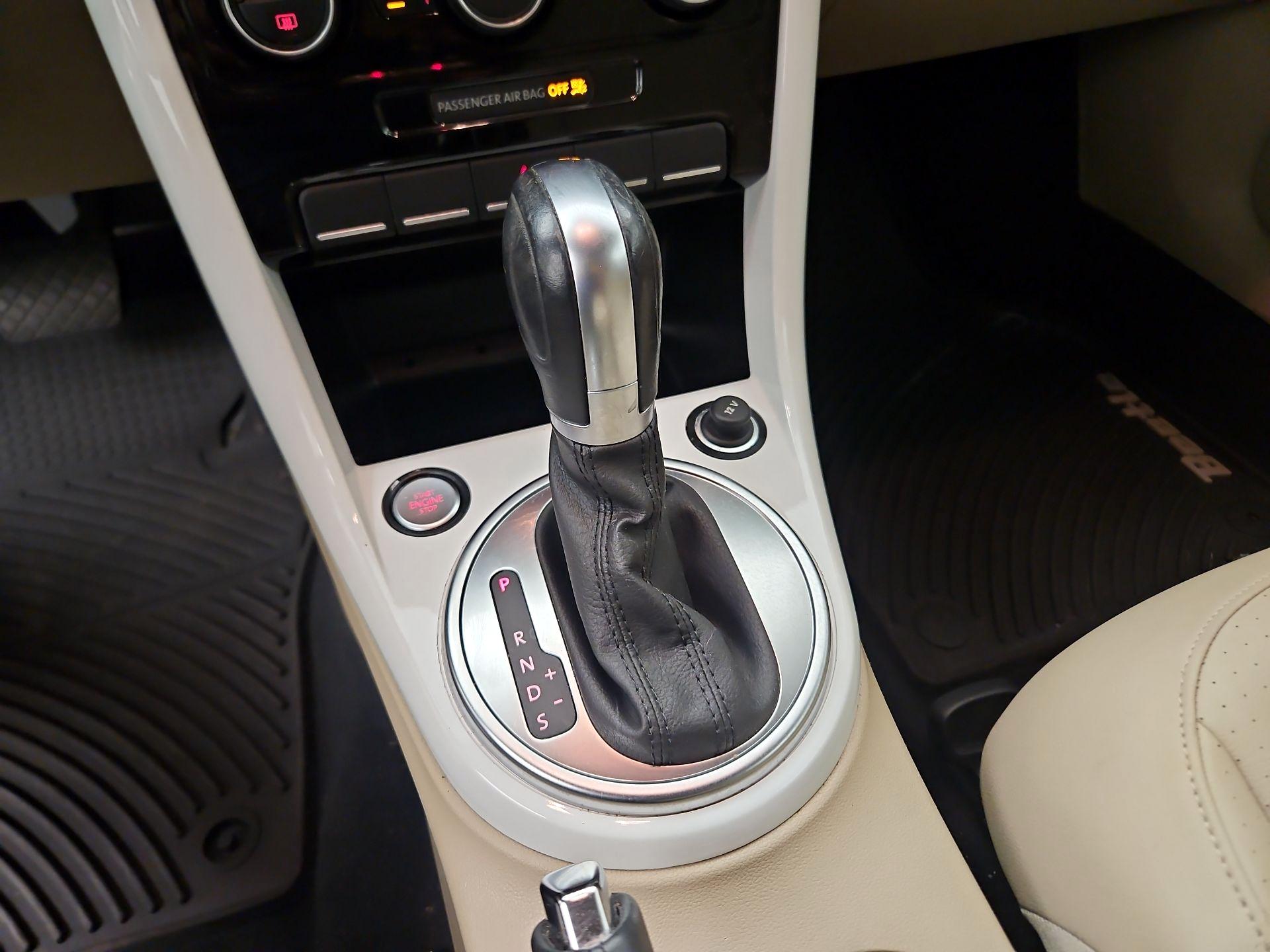 Thumbnail: 2019 Volkswagen Beetle - 15