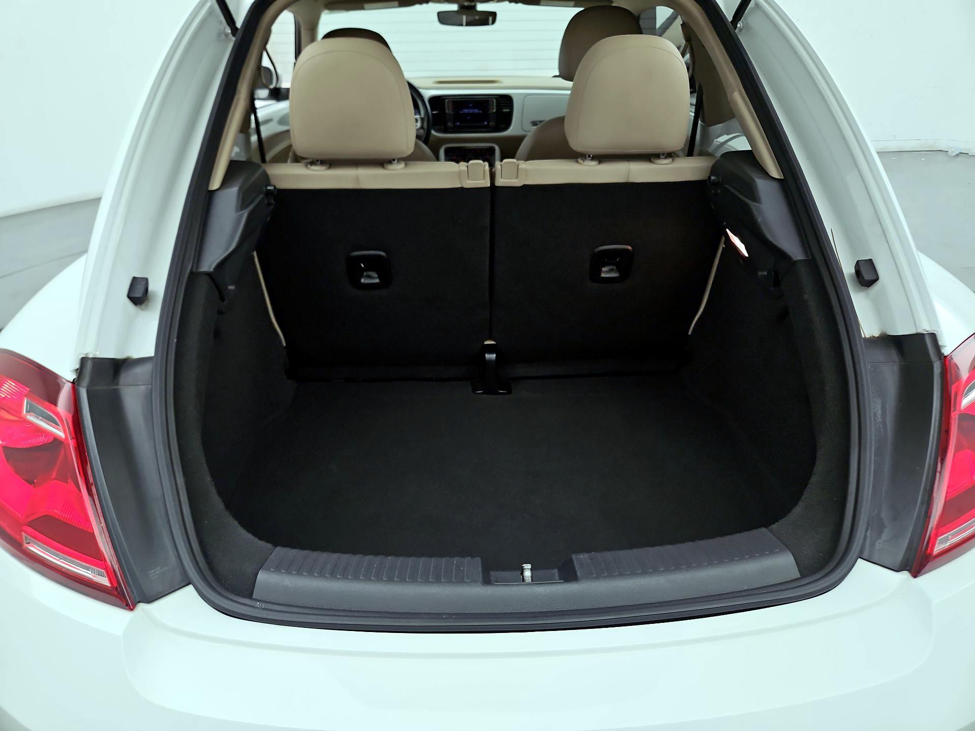 Thumbnail: 2019 Volkswagen Beetle - 16