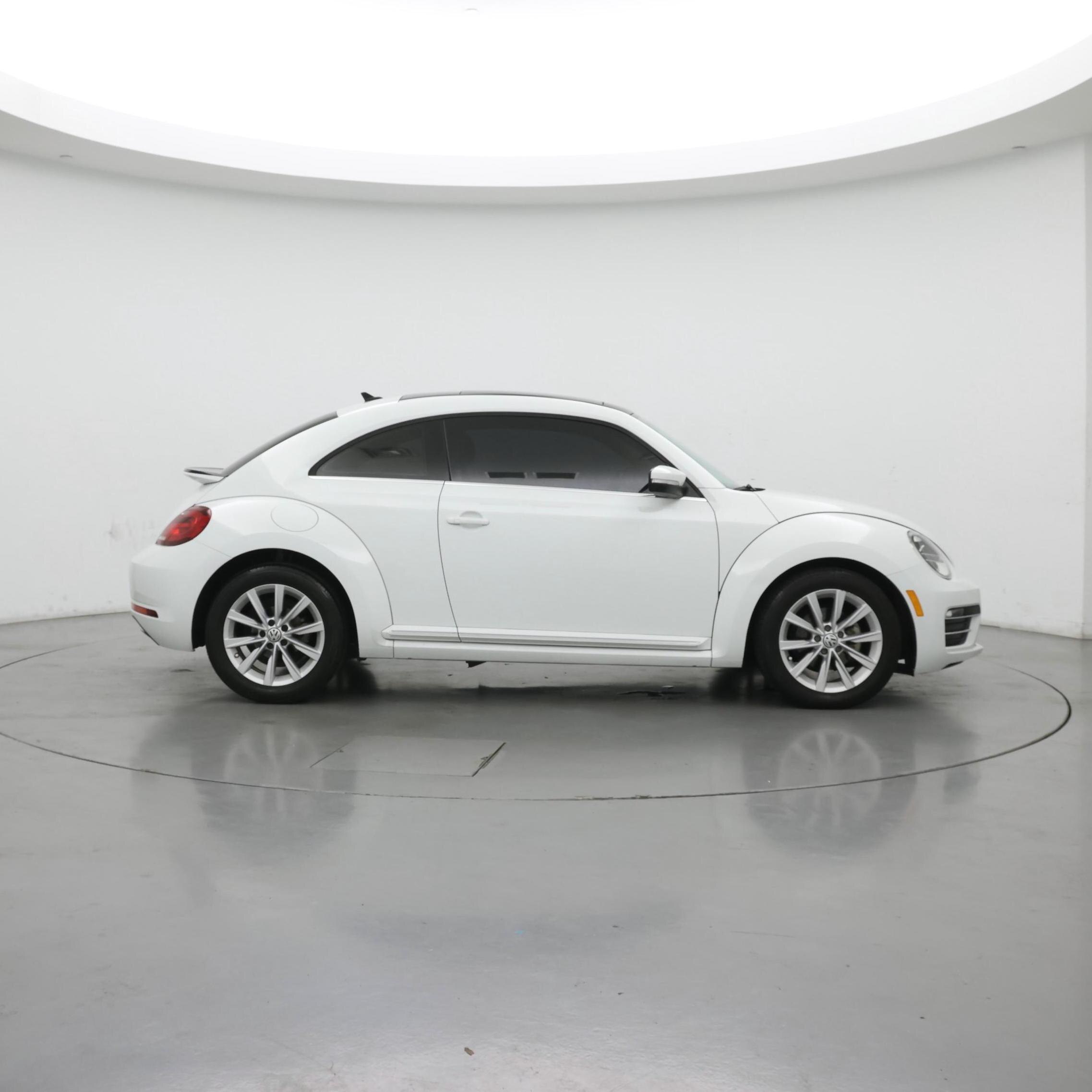 Thumbnail: 2019 Volkswagen Beetle - 7