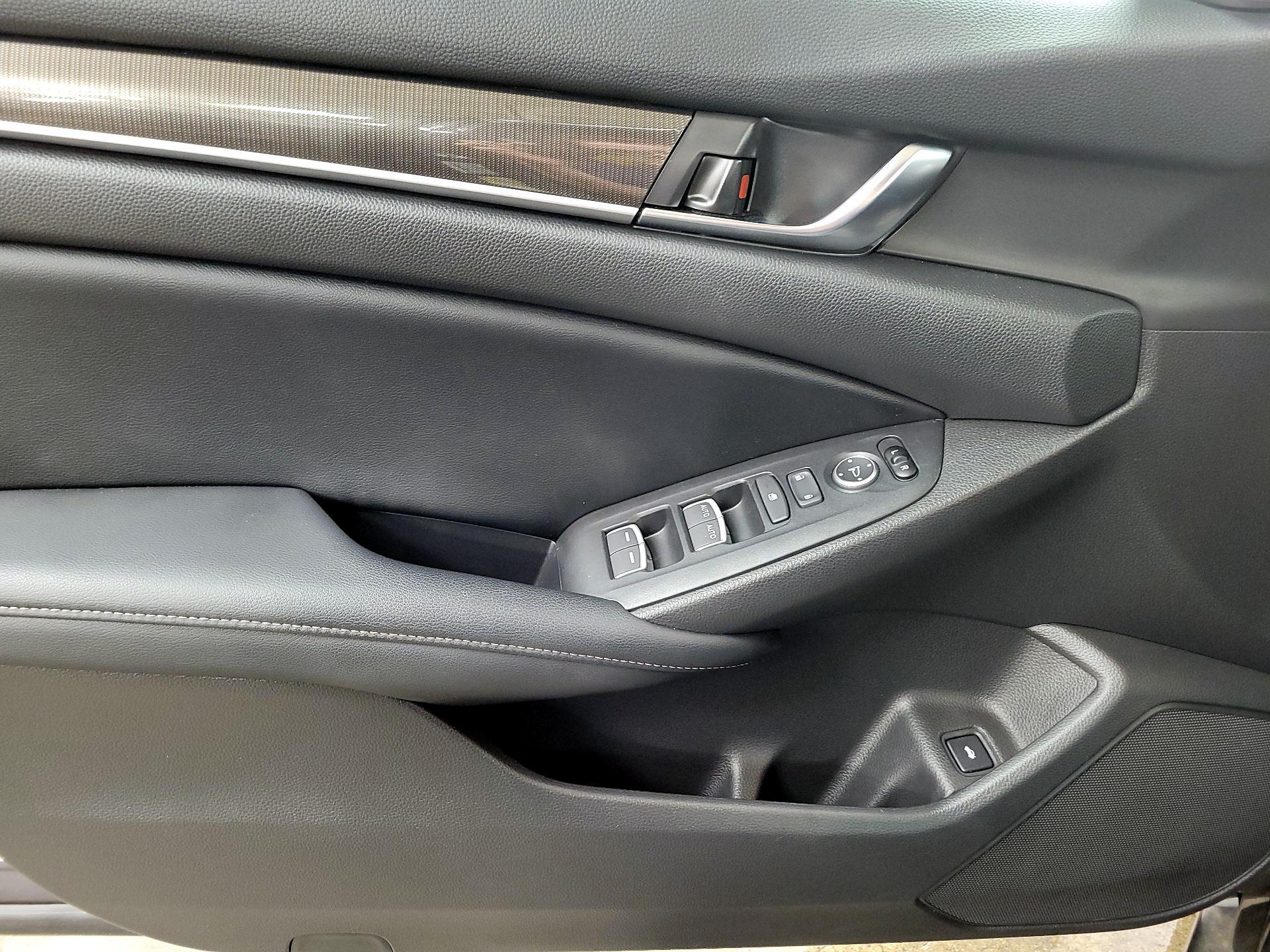 Thumbnail: 2018 Honda Accord - 12