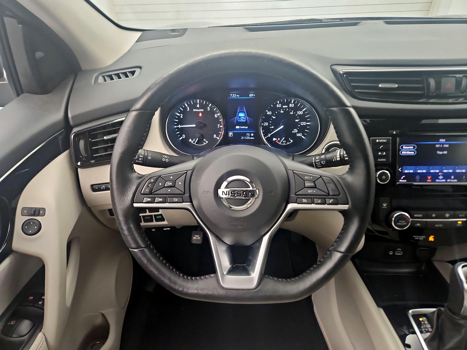 Thumbnail: 2021 Nissan Rogue Sport - 10