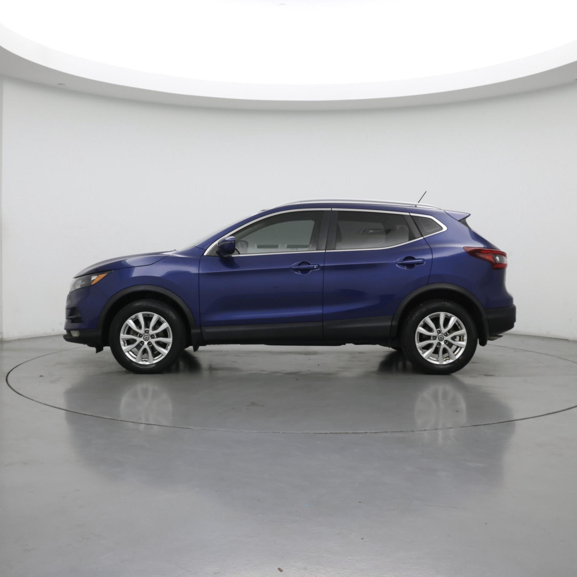 Thumbnail: 2021 Nissan Rogue Sport - 3