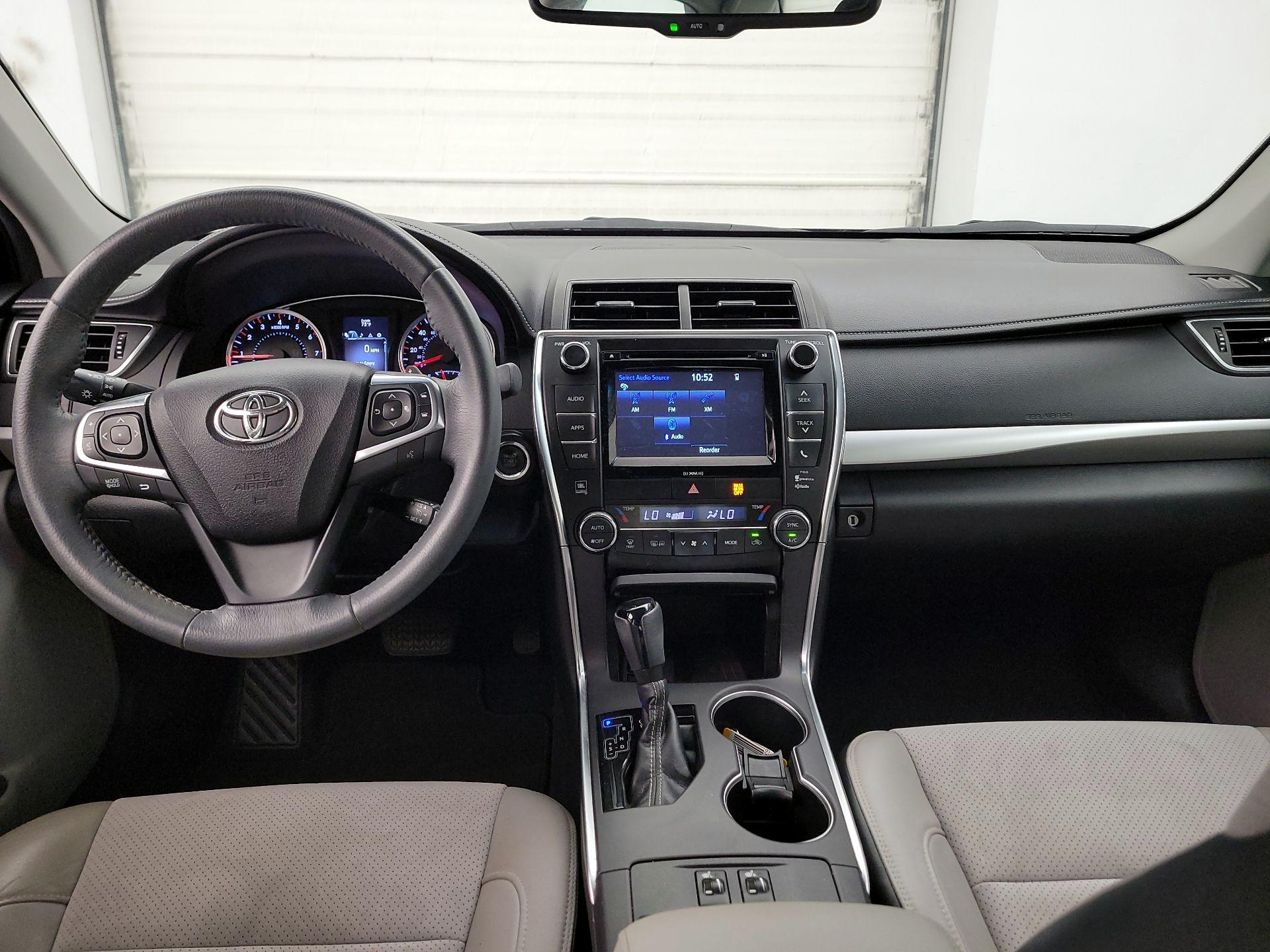 Thumbnail: 2017 Toyota Camry - 9