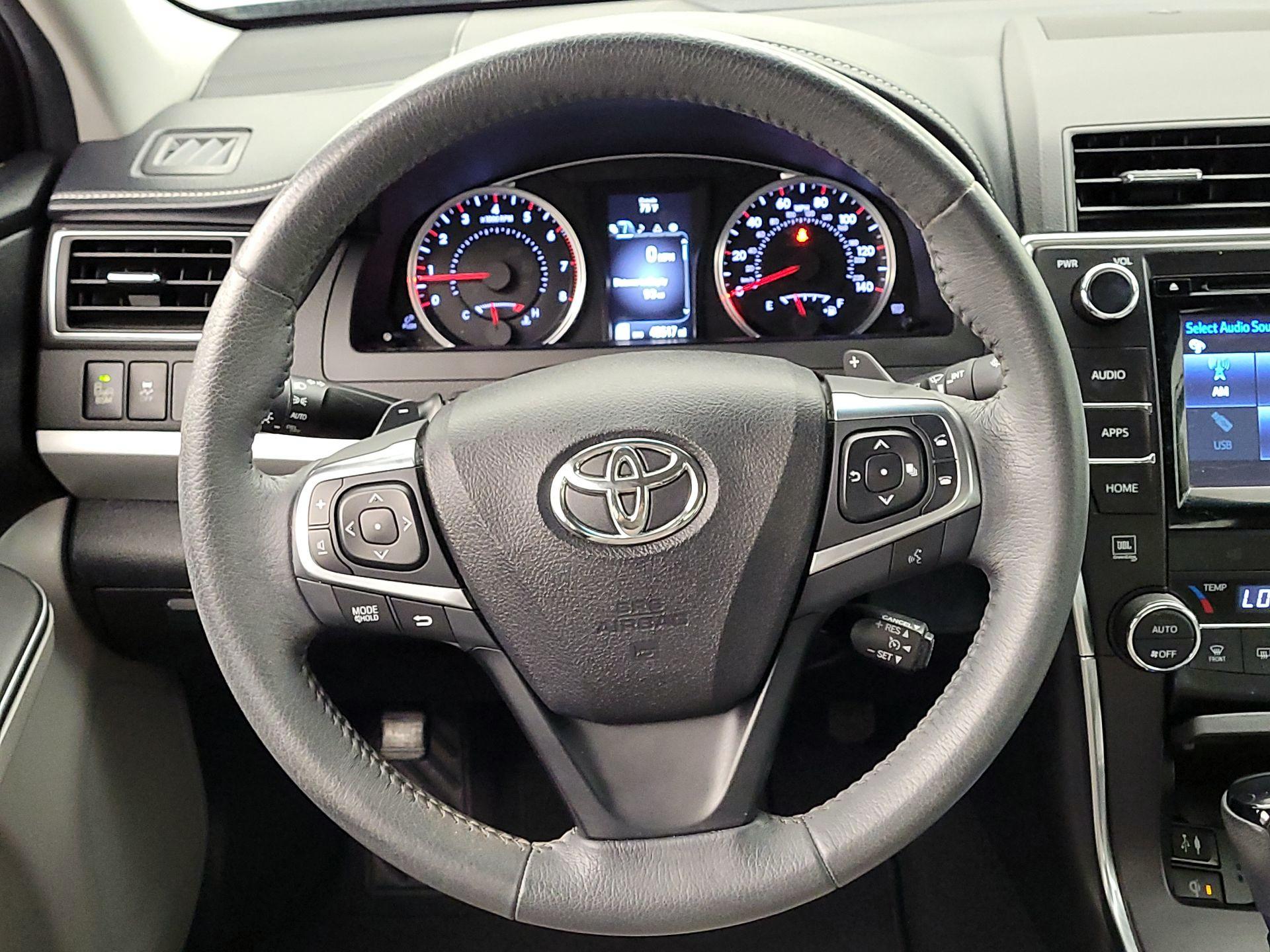 Thumbnail: 2017 Toyota Camry - 10