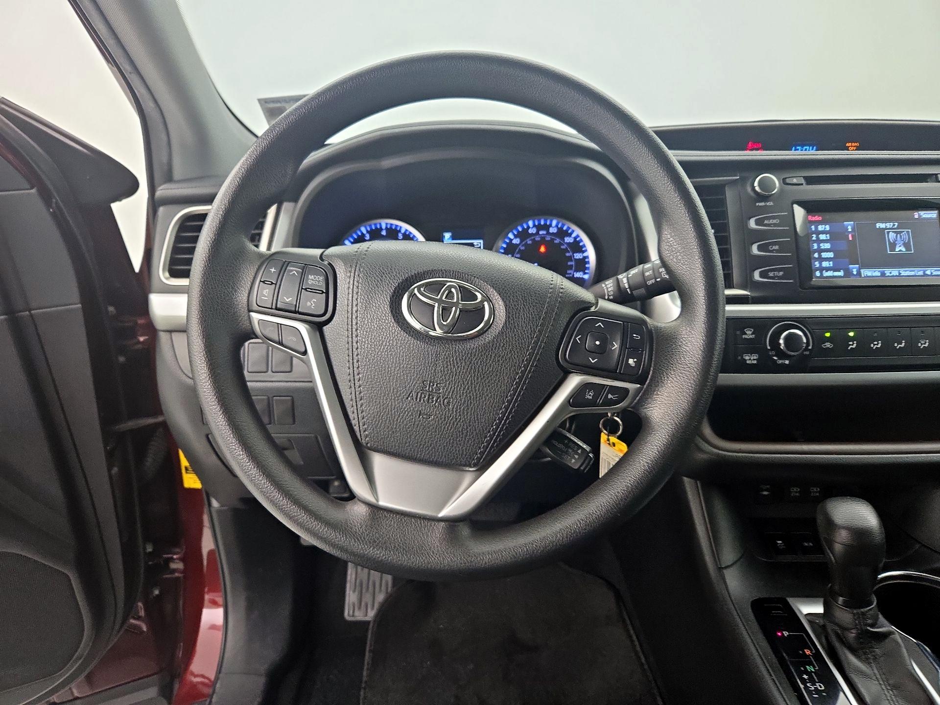 Thumbnail: 2019 Toyota Highlander - 10