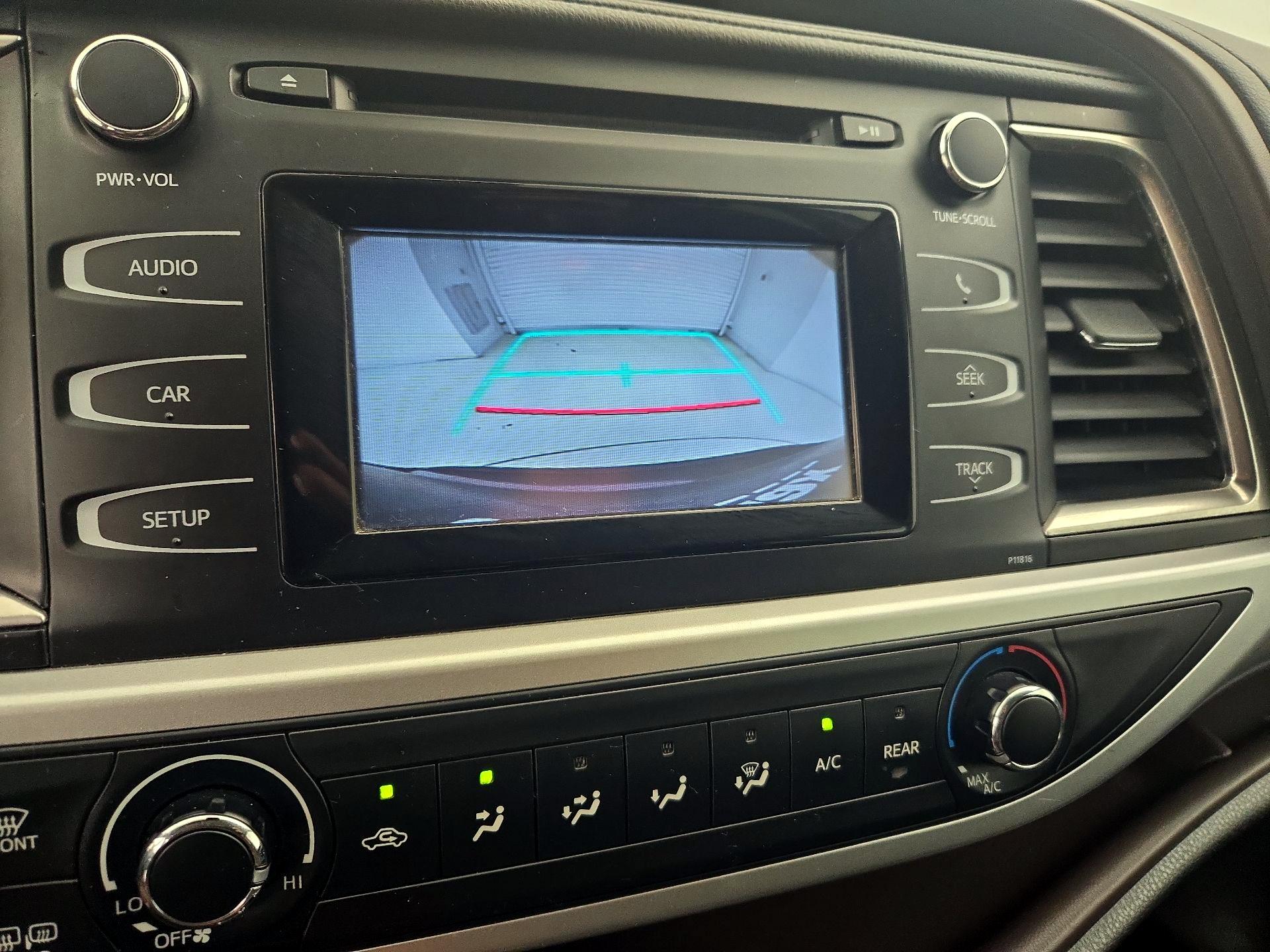 Thumbnail: 2019 Toyota Highlander - 14